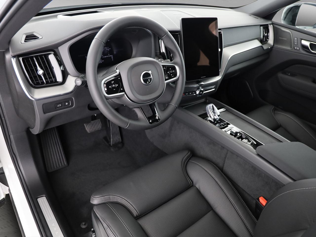 VOLVO XC60 2.0 T8 TE Black Edition eAWD-image-8