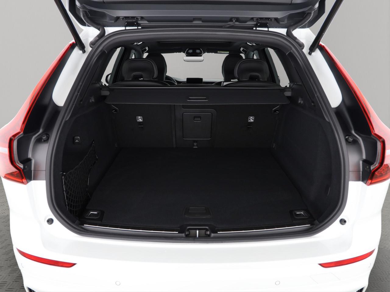 VOLVO XC60 2.0 T8 TE Black Edition eAWD-image-12