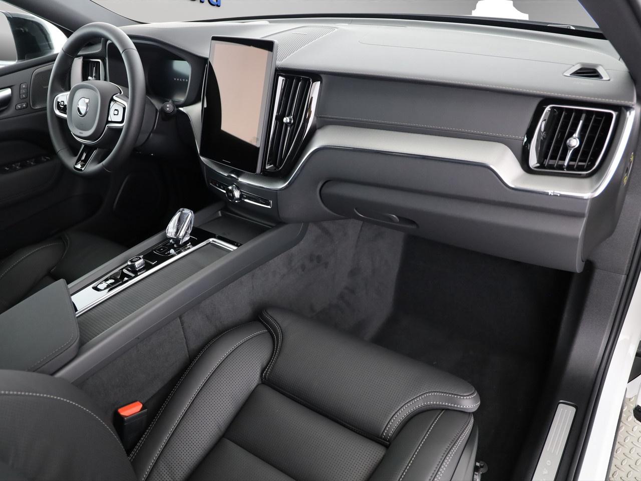 VOLVO XC60 2.0 T8 TE Black Edition eAWD-image-7