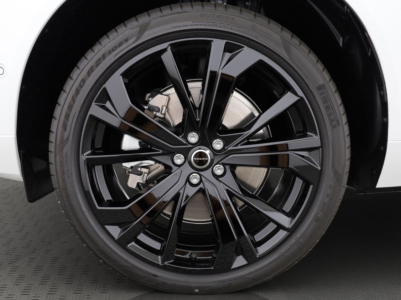 VOLVO XC60 2.0 T8 TE Black Edition eAWD-image-5