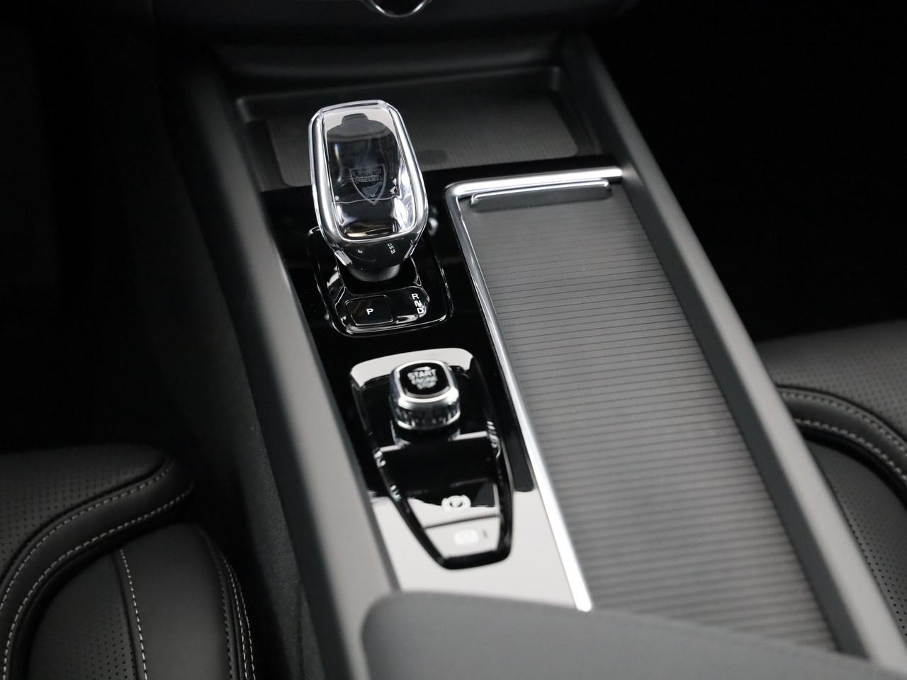 VOLVO XC60 2.0 T8 TE Black Edition eAWD-image-11