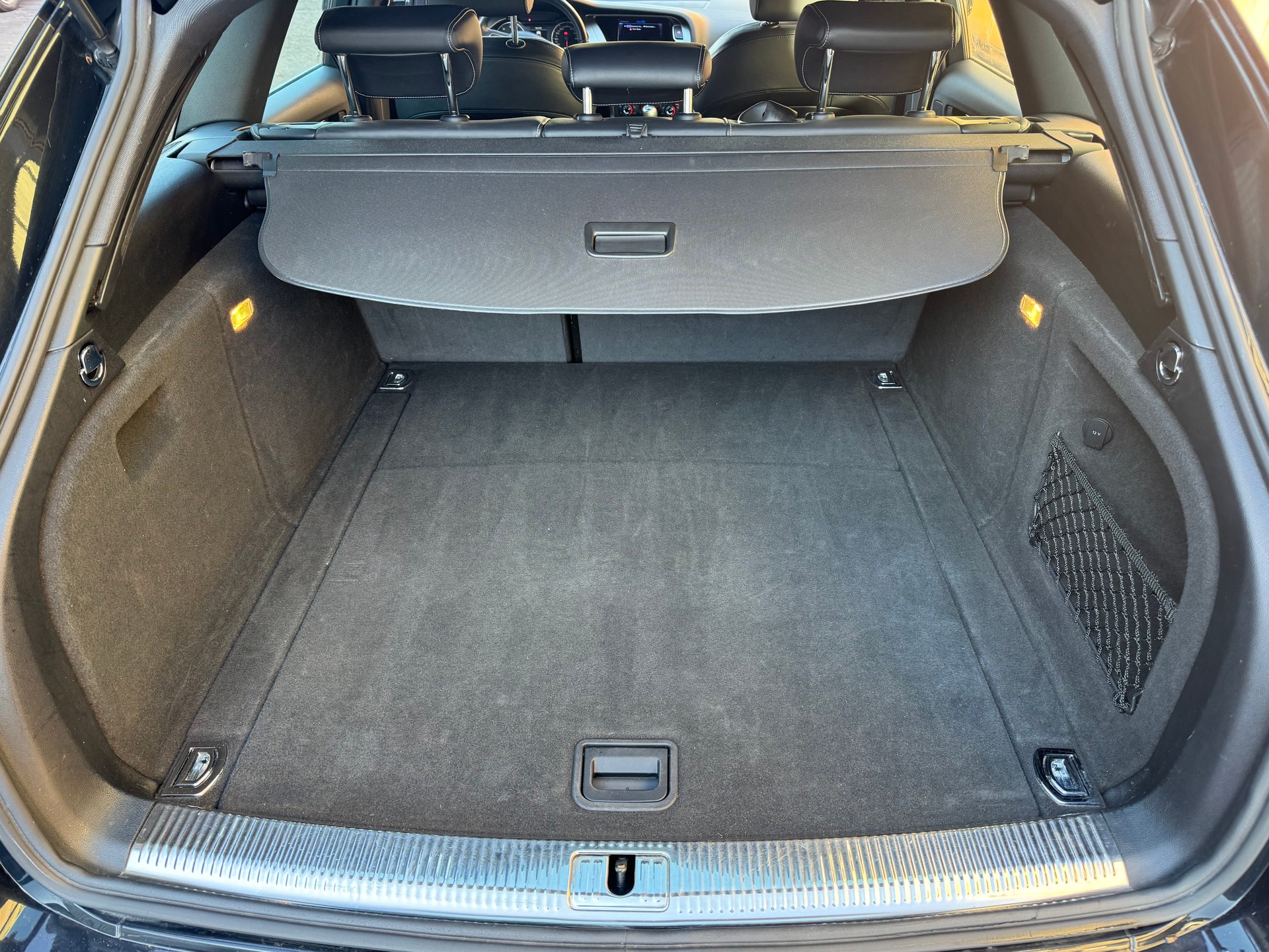 AUDI A4 Avant 2.0 TFSI S-line-image-10