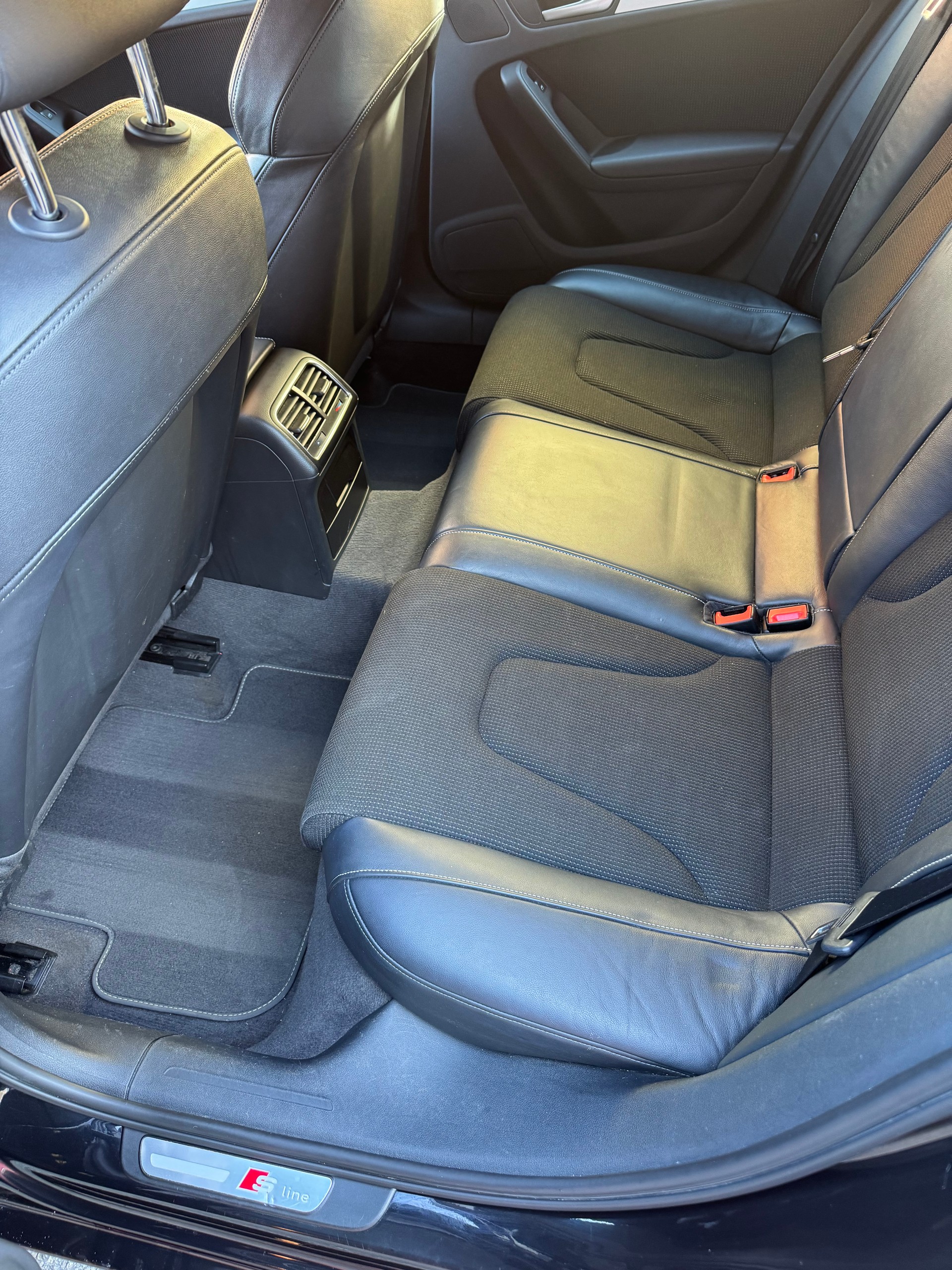 AUDI A4 Avant 2.0 TFSI S-line-image-9
