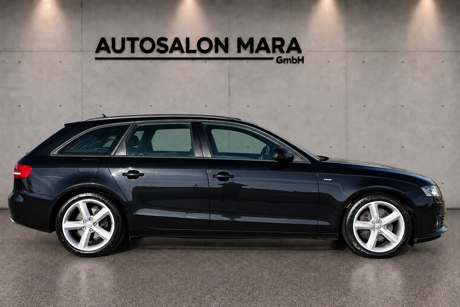 AUDI A4 Avant 2.0 TFSI S-line-image-6