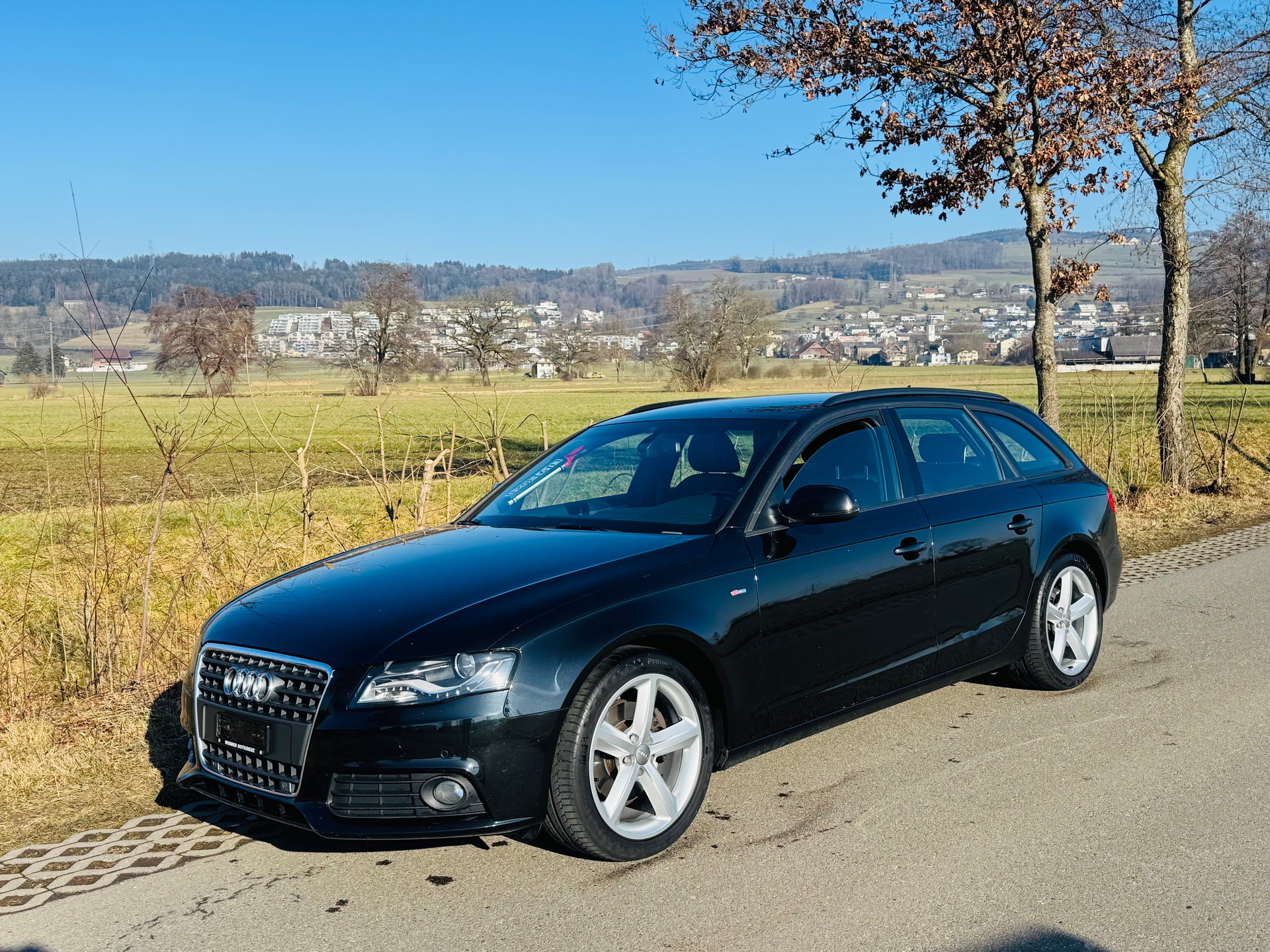 AUDI A4 Avant 2.0 TFSI S-line-image-0