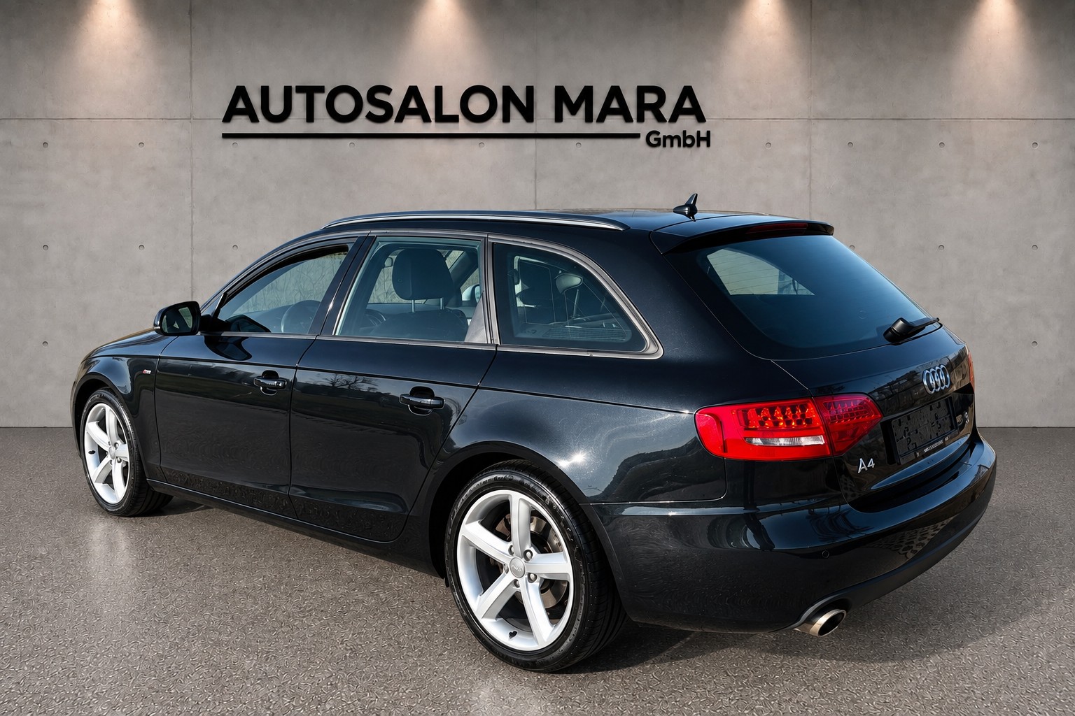AUDI A4 Avant 2.0 TFSI S-line-image-3