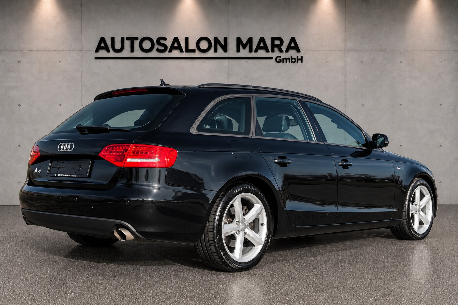 AUDI A4 Avant 2.0 TFSI S-line-image-5