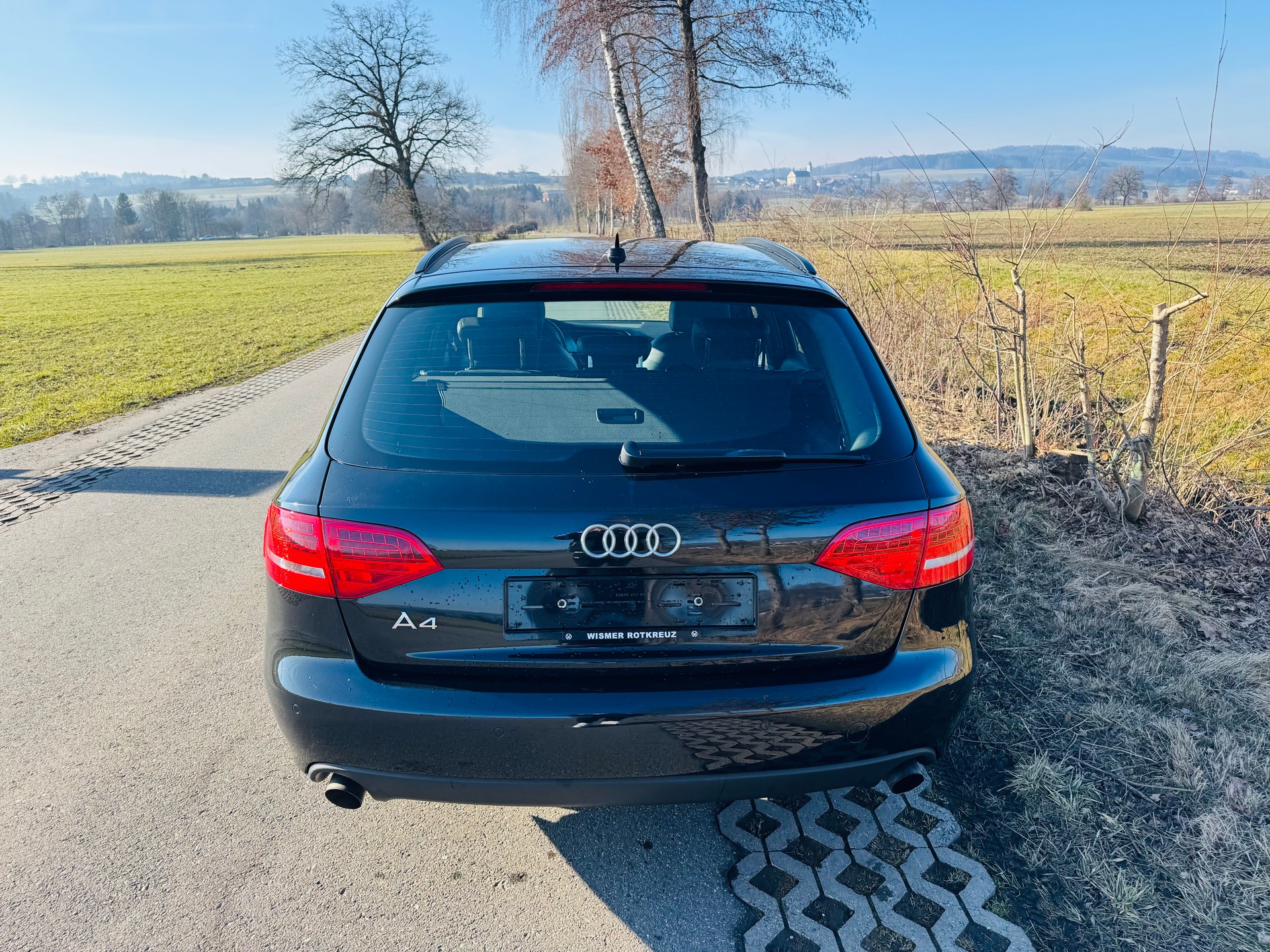 AUDI A4 Avant 2.0 TFSI S-line-image-4