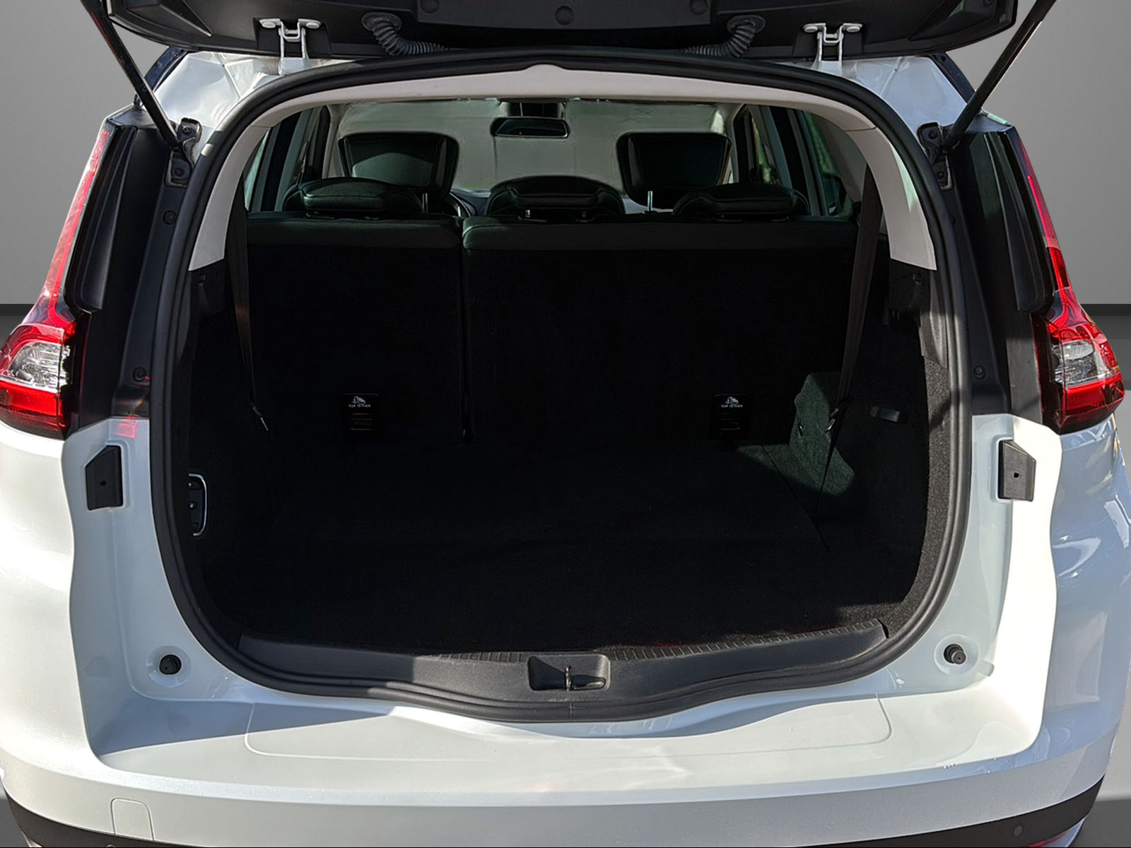 RENAULT Grand Scénic 1.3 16V Turbo Black Edition EDC-image-5