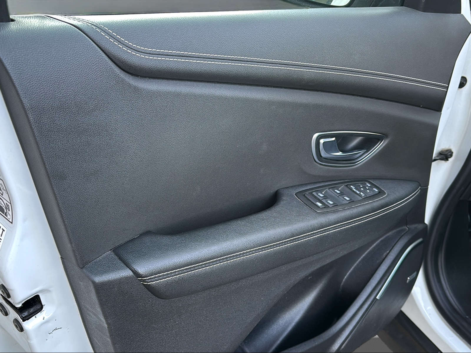 RENAULT Grand Scénic 1.3 16V Turbo Black Edition EDC-image-12