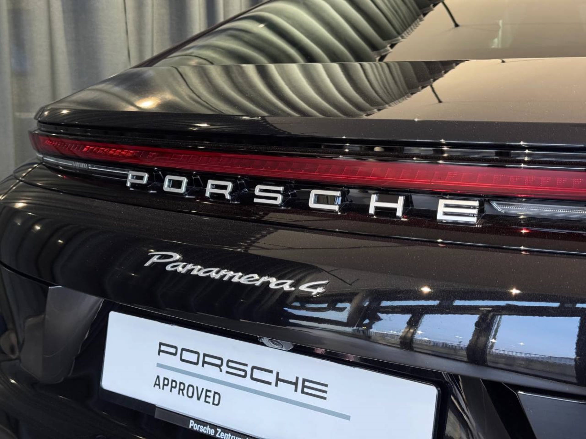 PORSCHE Panamera 4 E-Hybrid-image-38