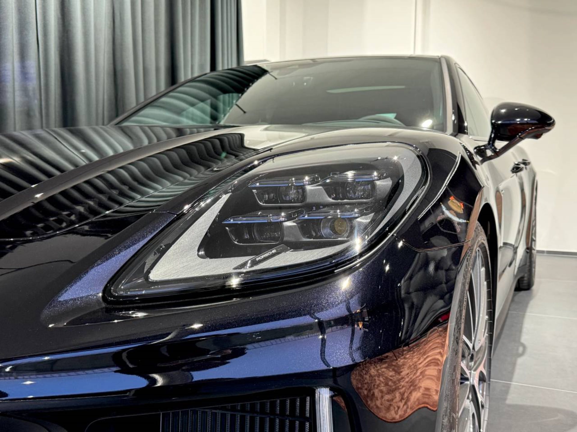 PORSCHE Panamera 4 E-Hybrid-image-34