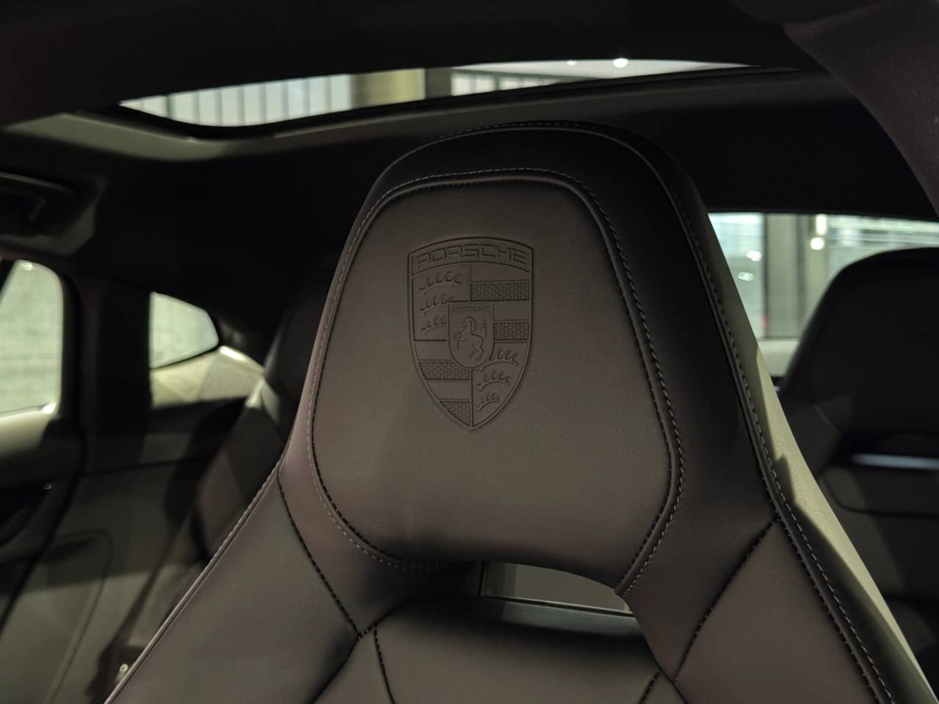 PORSCHE Panamera 4 E-Hybrid-image-42