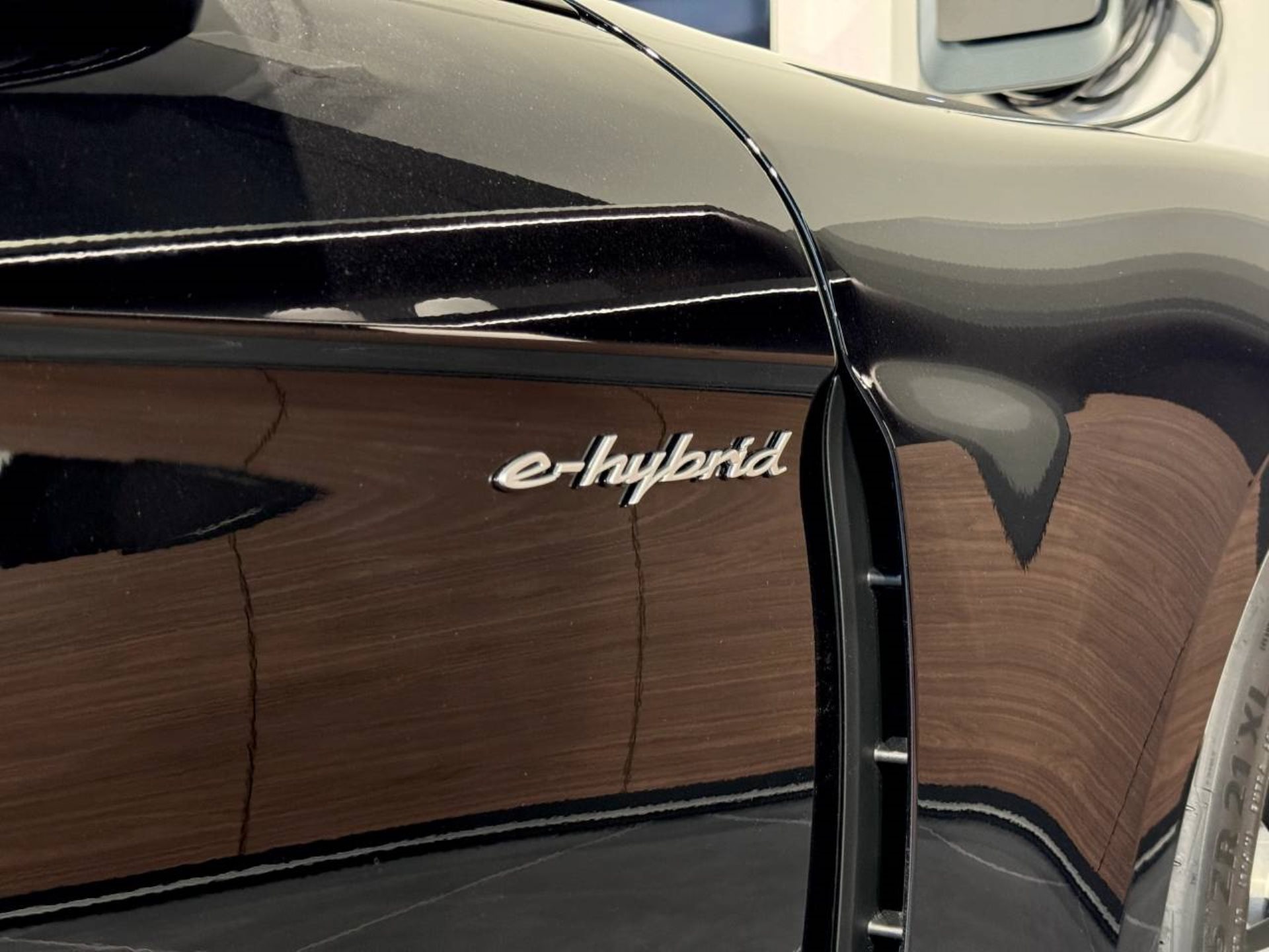 PORSCHE Panamera 4 E-Hybrid-image-37
