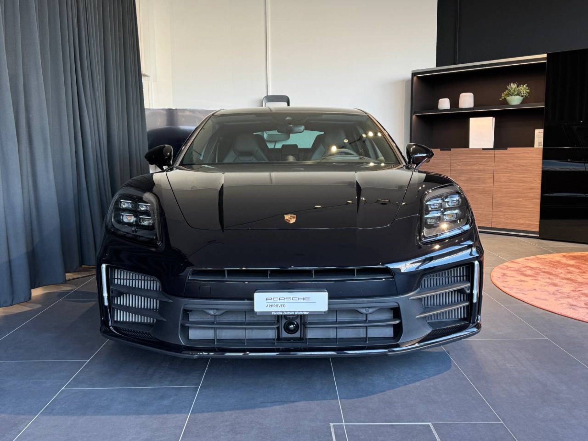 PORSCHE Panamera 4 E-Hybrid-image-5