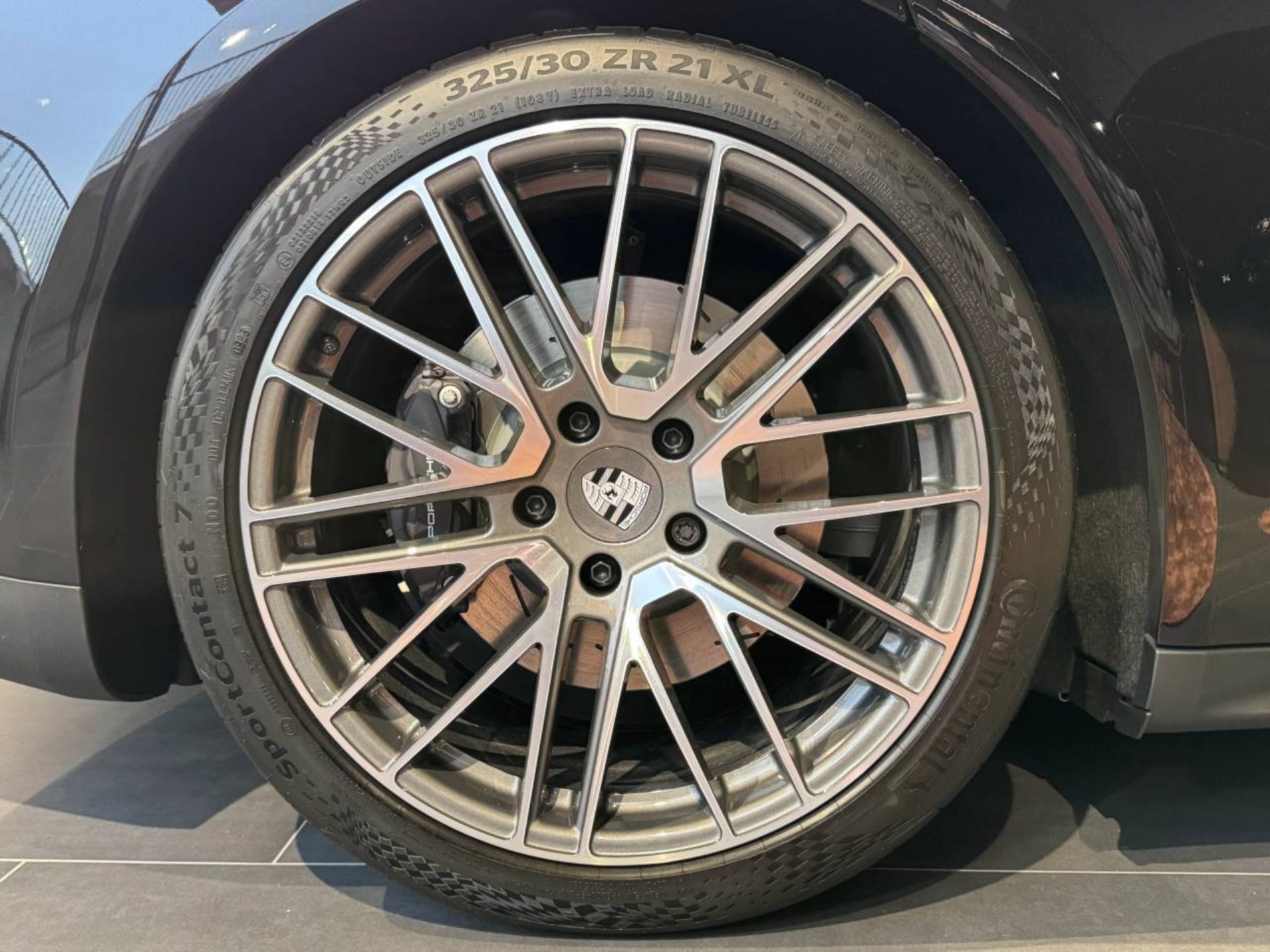 PORSCHE Panamera 4 E-Hybrid-image-13
