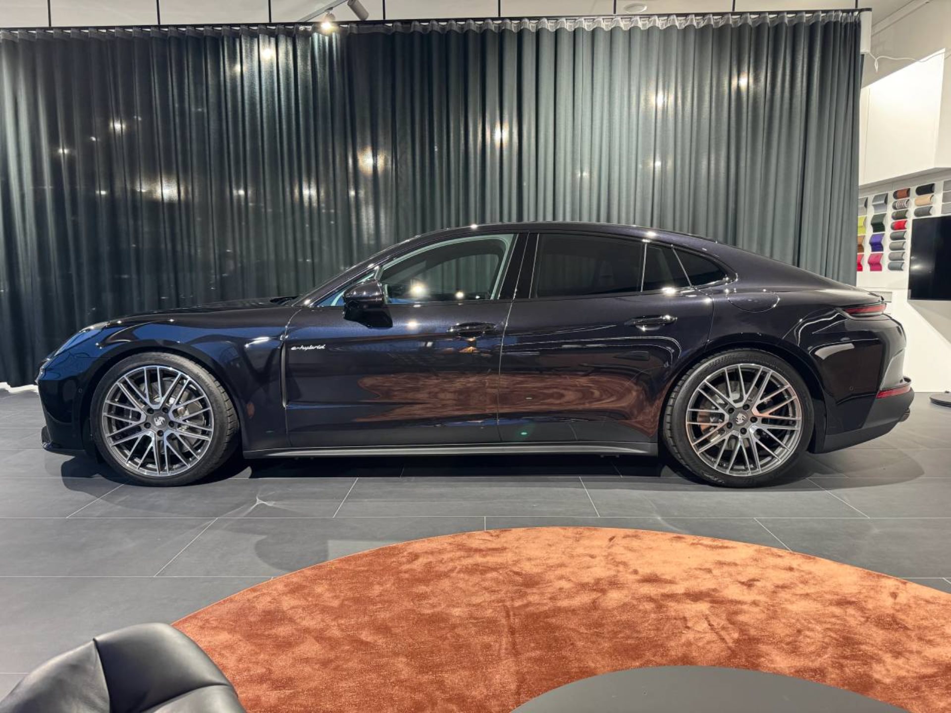 PORSCHE Panamera 4 E-Hybrid-image-1