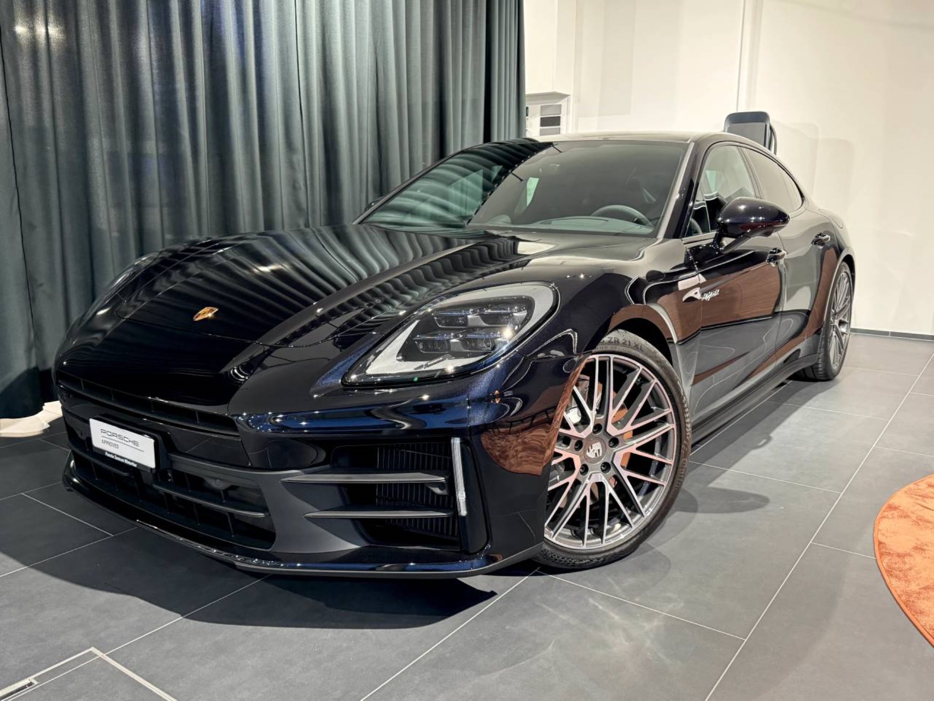 PORSCHE Panamera 4 E-Hybrid-image-0