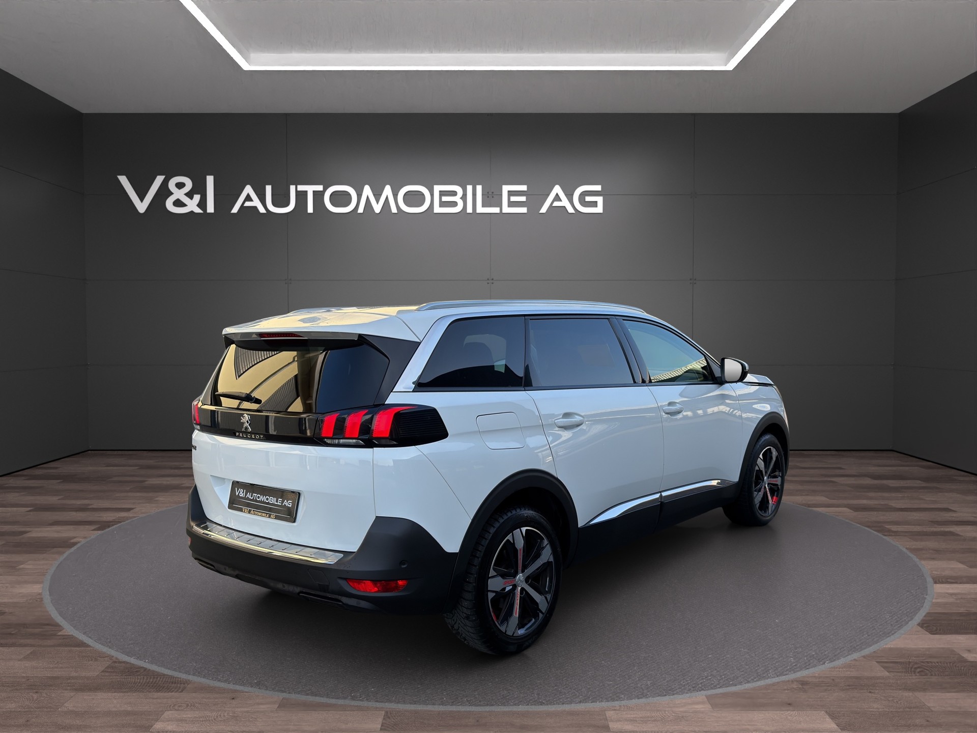 PEUGEOT 5008 1.2 Pure Tech Allure EAT8-image-4