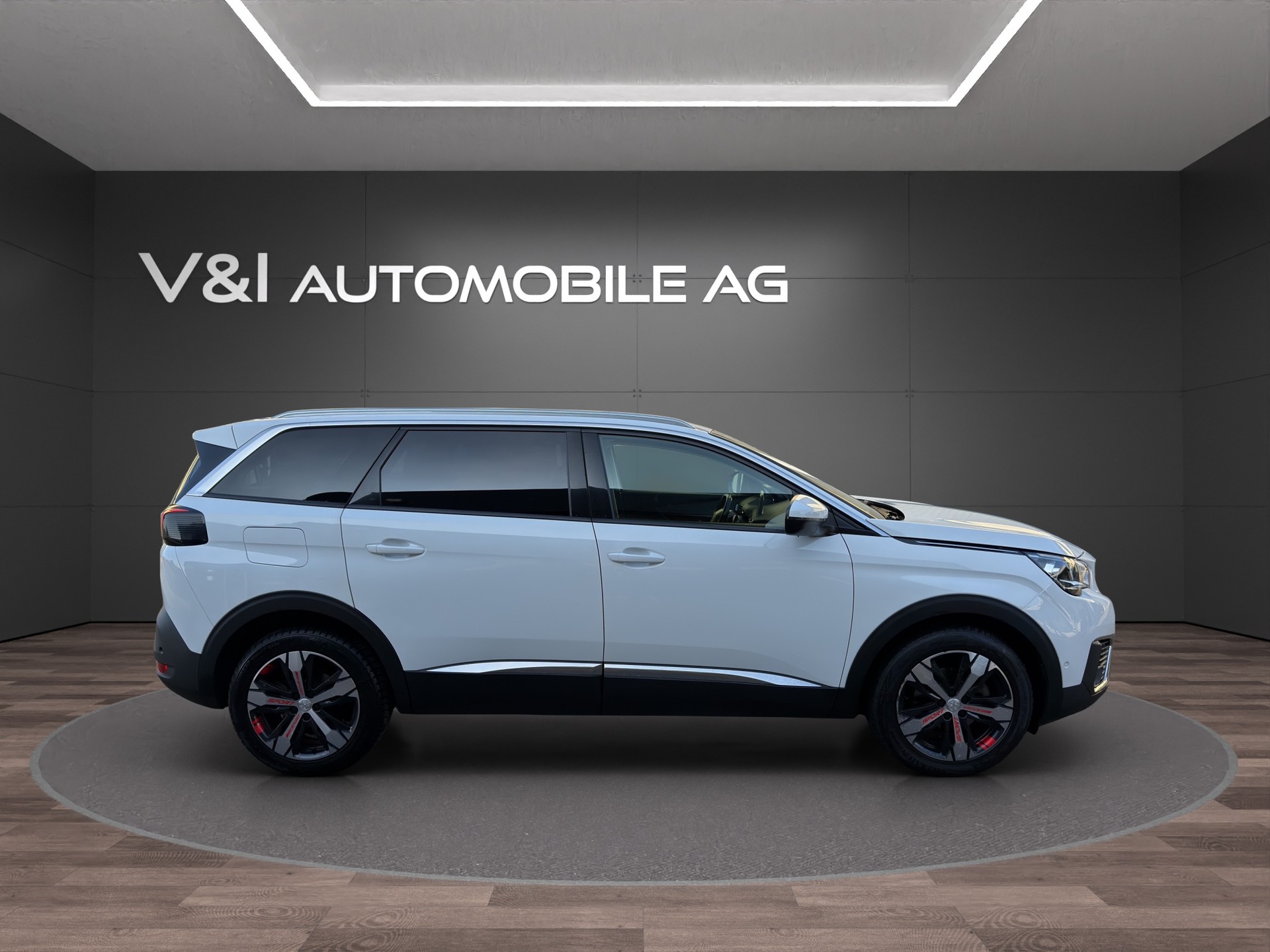 PEUGEOT 5008 1.2 Pure Tech Allure EAT8-image-6