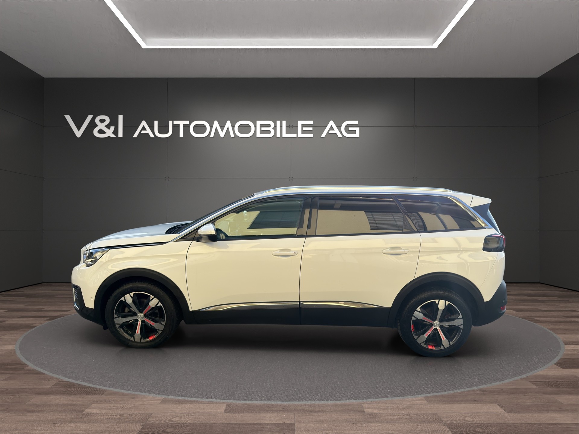 PEUGEOT 5008 1.2 Pure Tech Allure EAT8-image-7