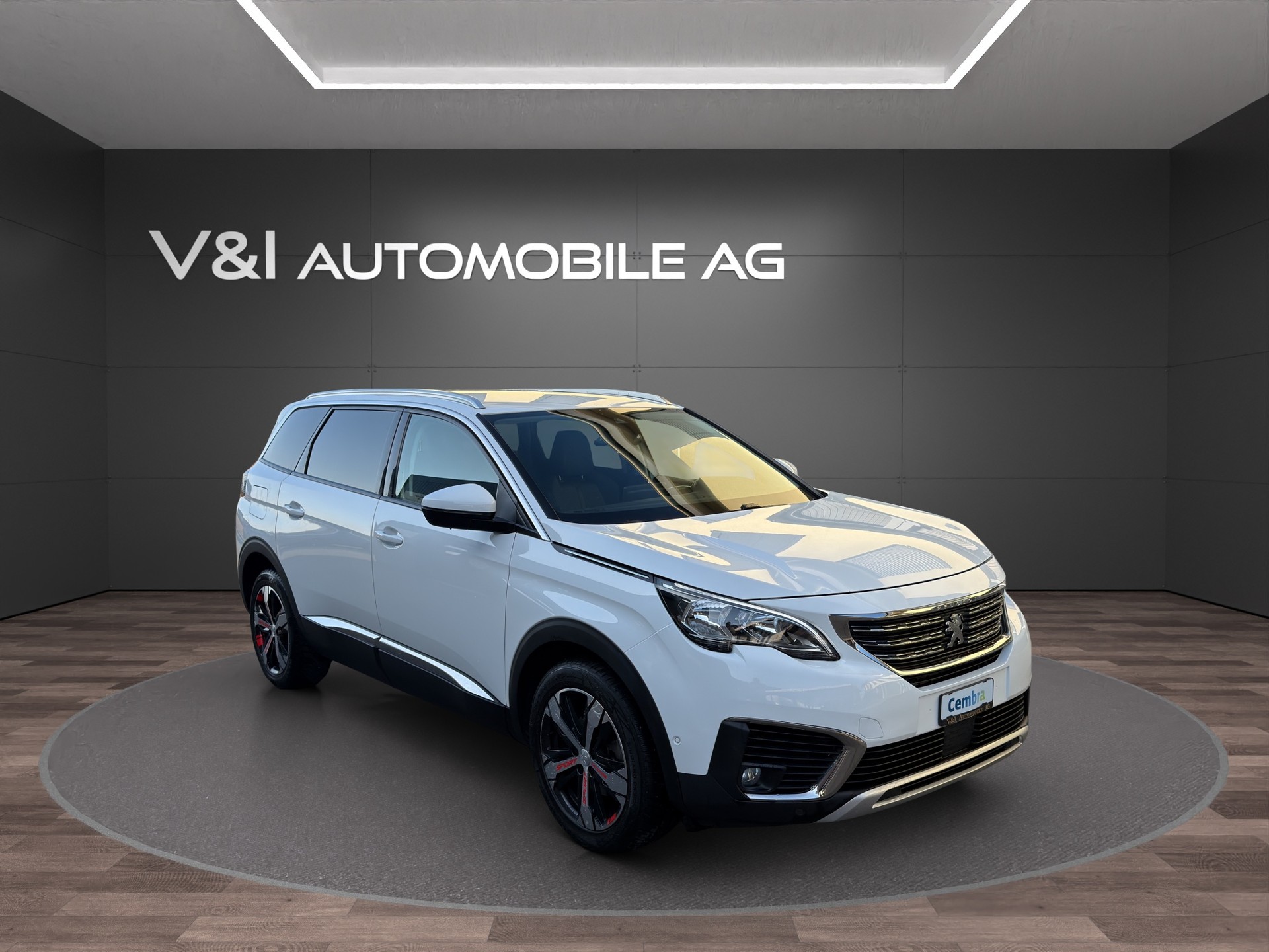 PEUGEOT 5008 1.2 Pure Tech Allure EAT8-image-1