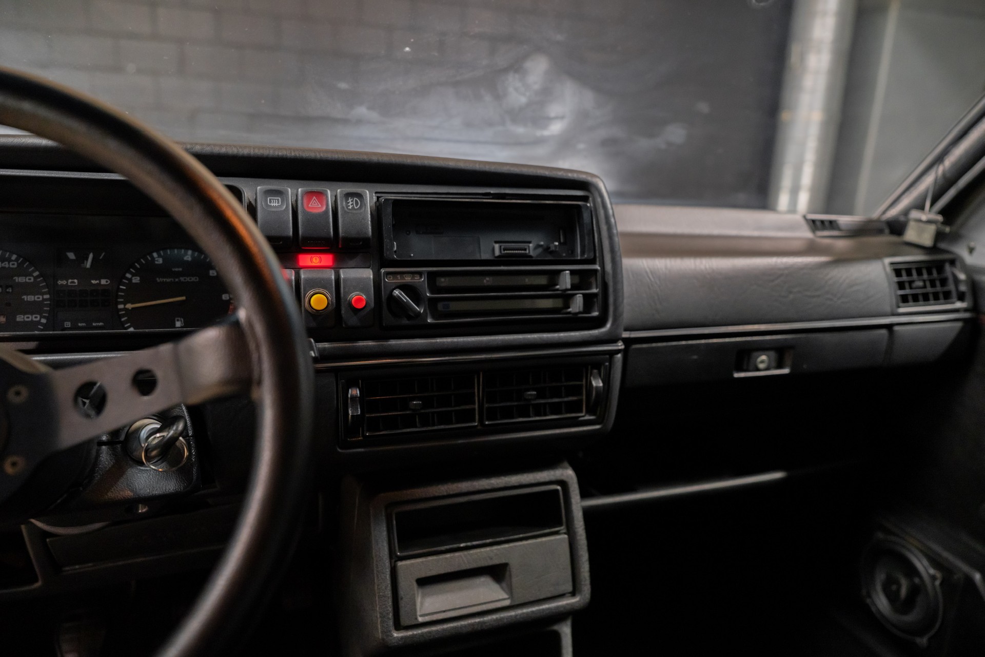 VW GOLF-image-9