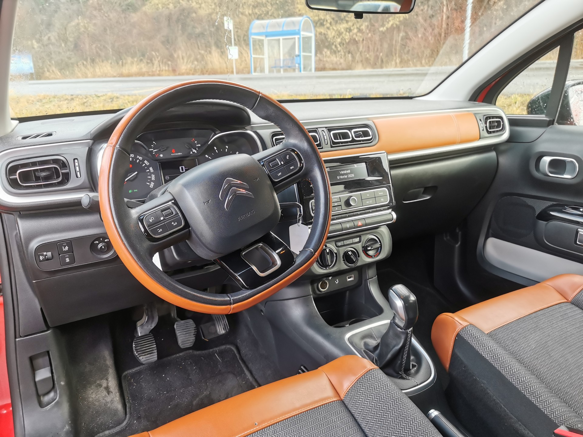 CITROEN C3 1.2i Shine-image-1
