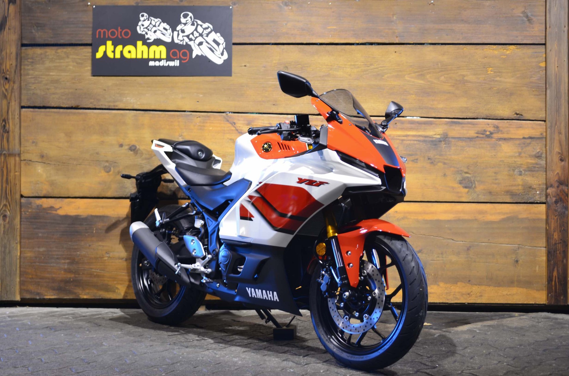 YAMAHA R3 70th Anniversary