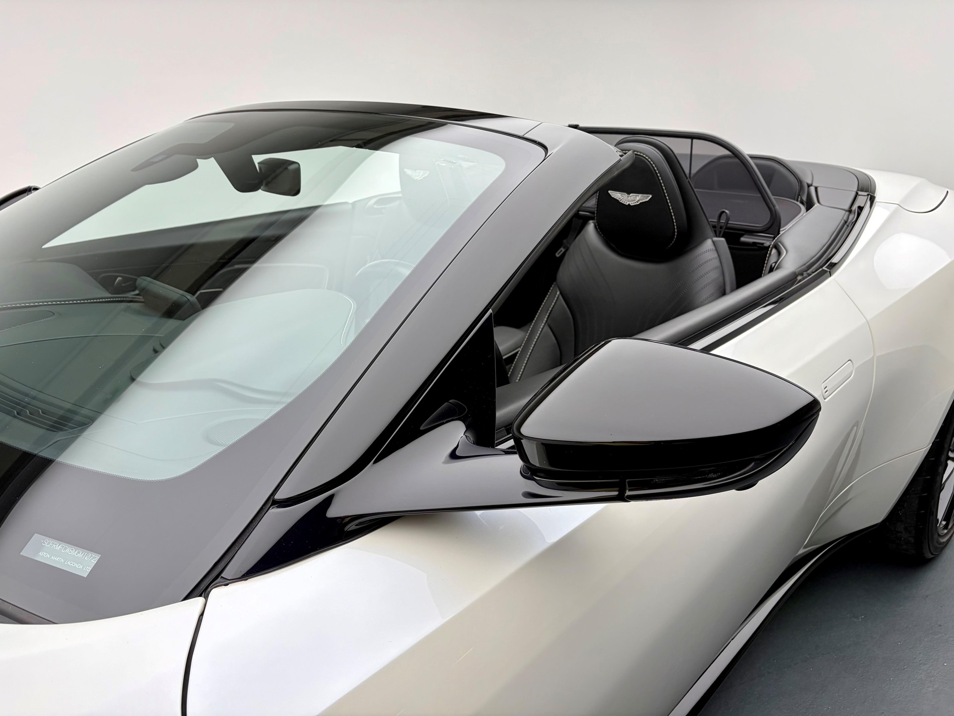 ASTON MARTIN DB11 Volante 4.0 V8 Bi-Turbo-image-18