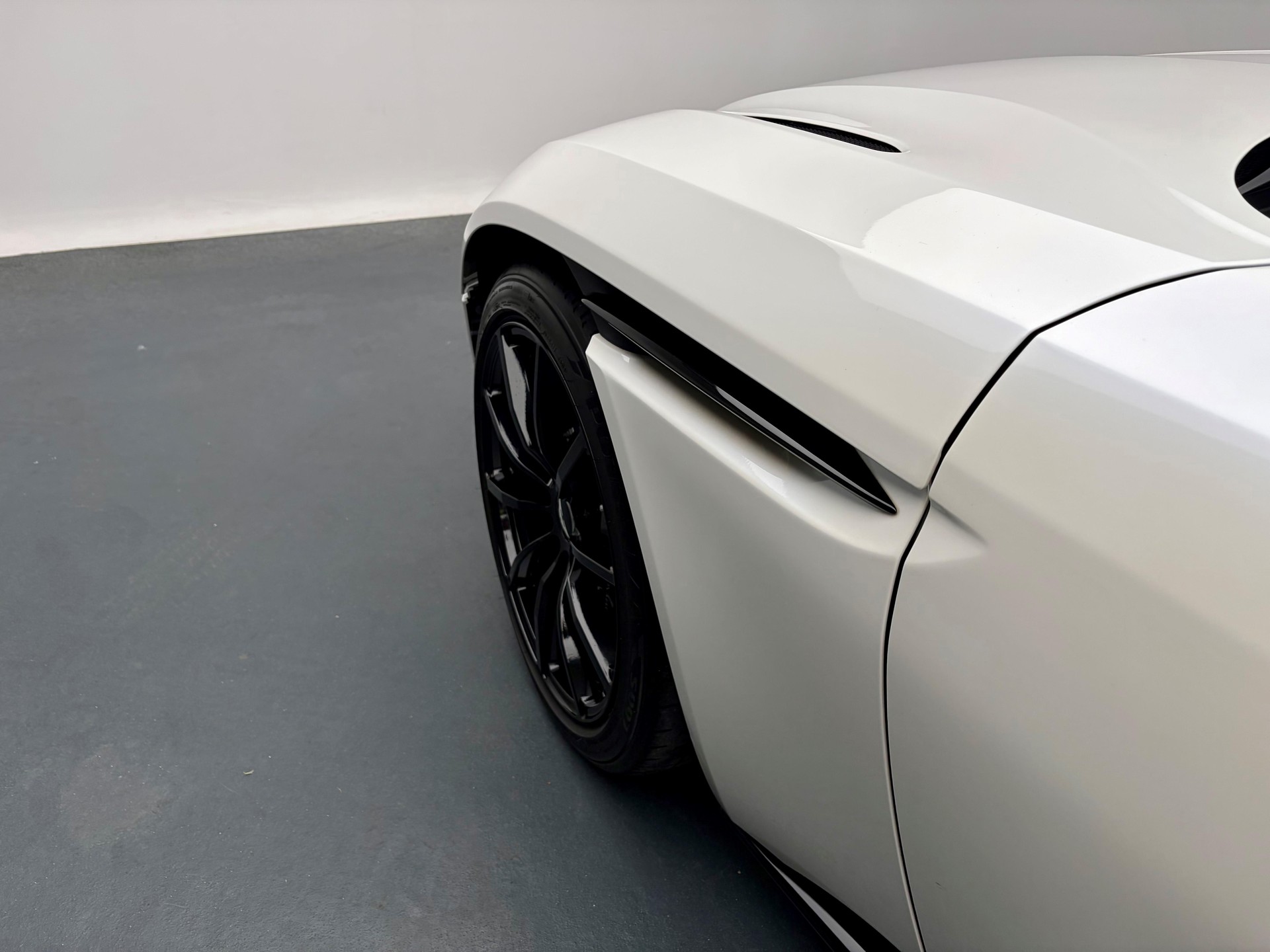 ASTON MARTIN DB11 Volante 4.0 V8 Bi-Turbo-image-17