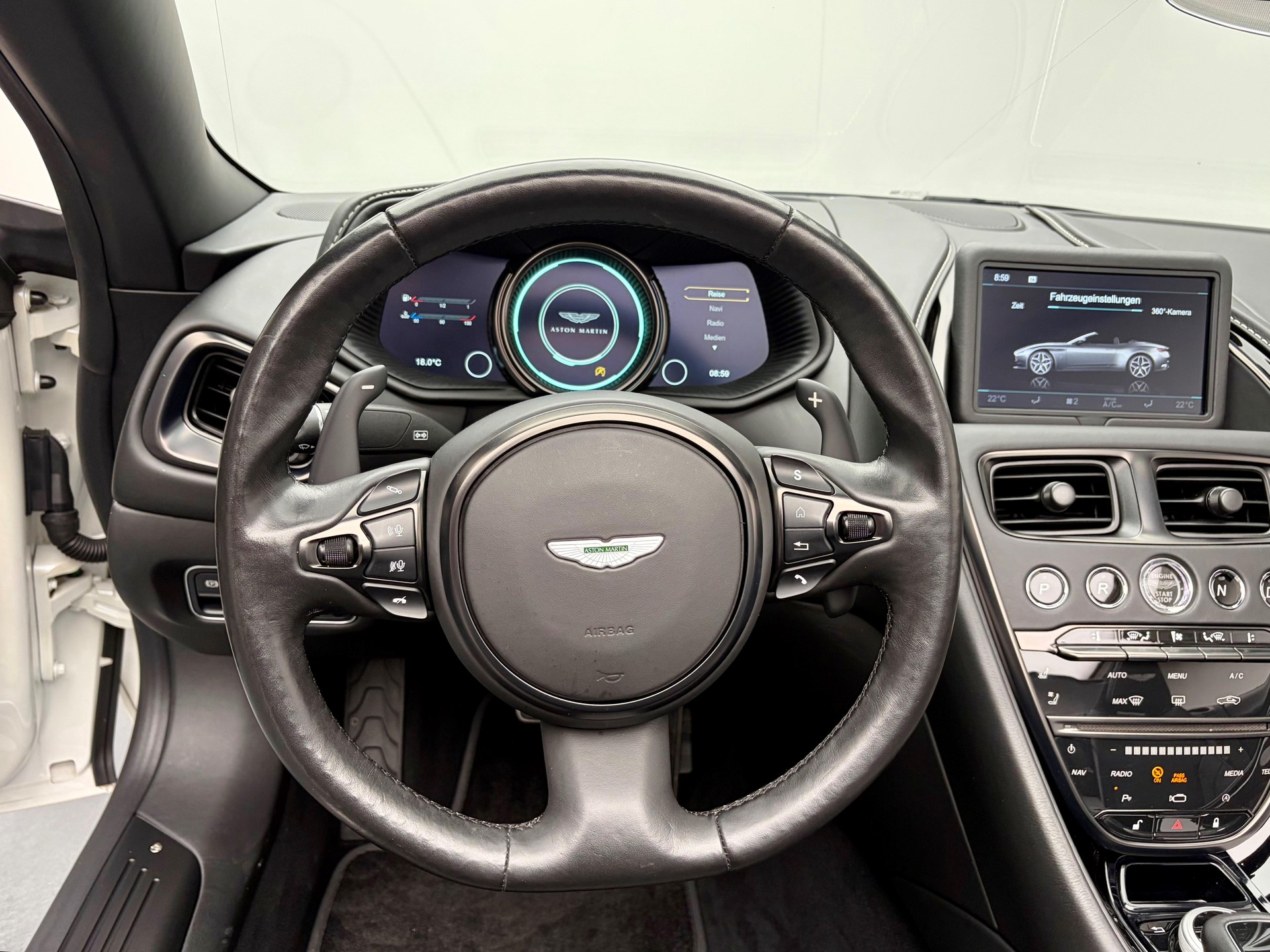 ASTON MARTIN DB11 Volante 4.0 V8 Bi-Turbo-image-4