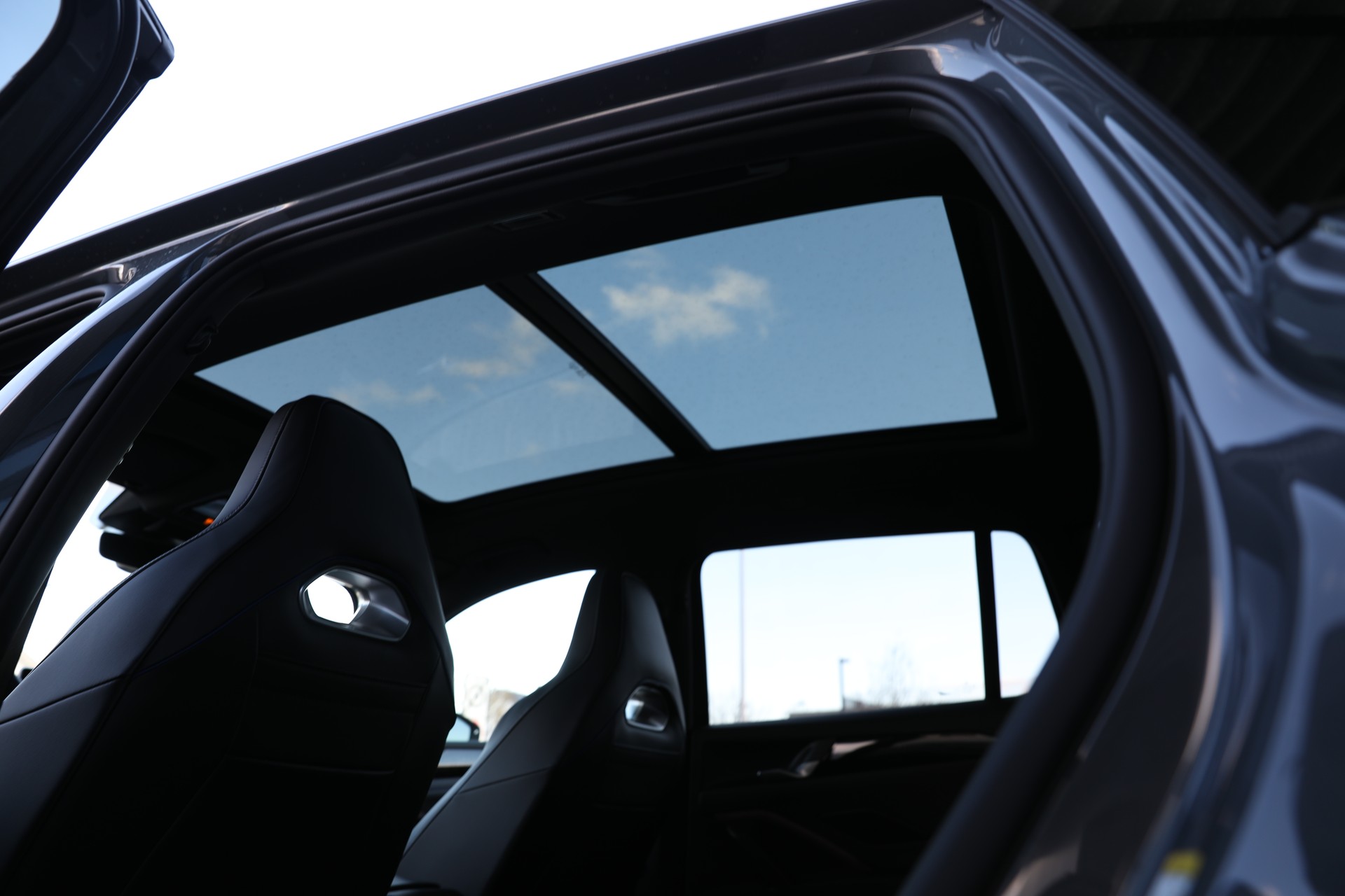 VW Tiguan 2.0 TDI SCR R-Line 4Motion DSG-image-8