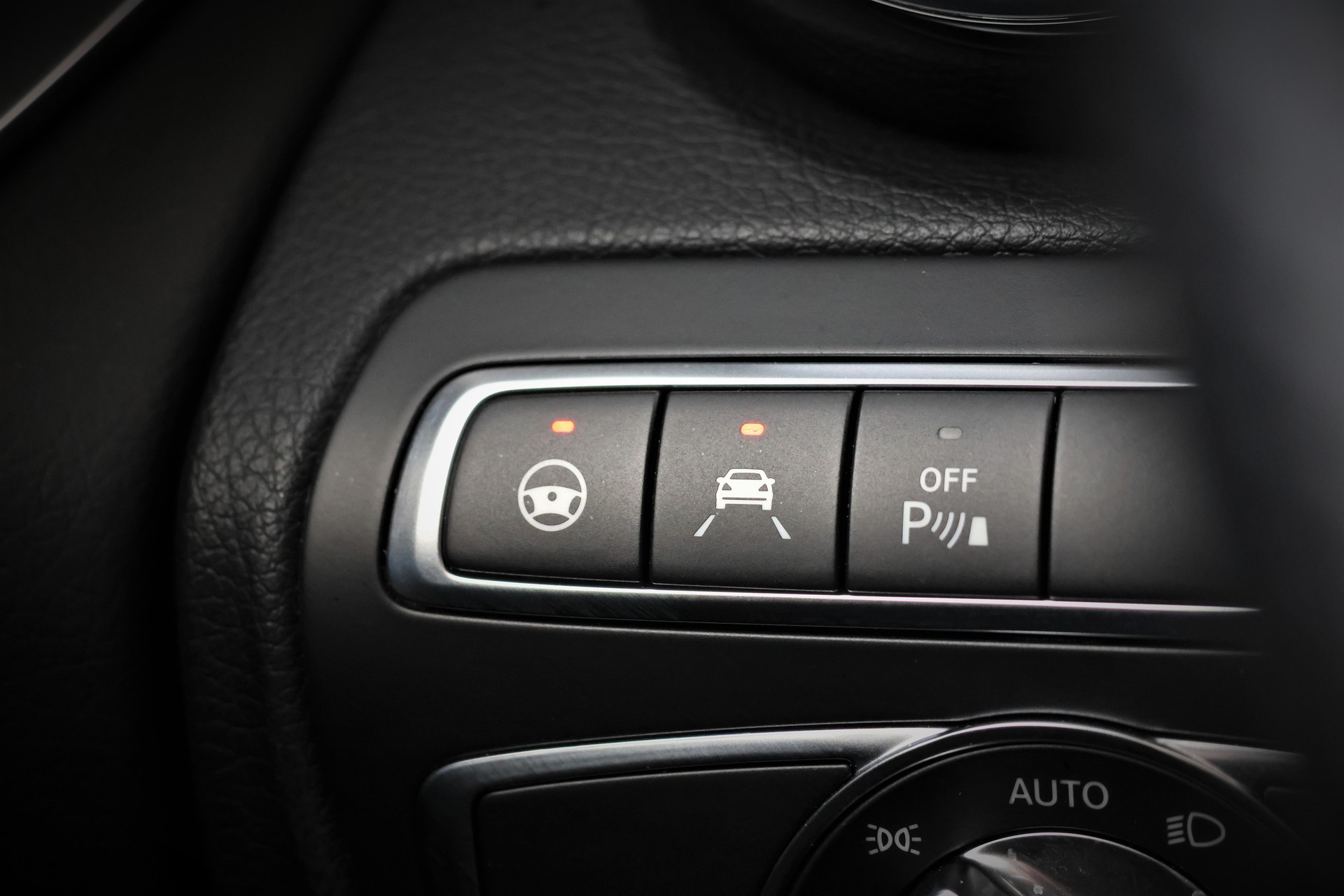 MERCEDES-BENZ GLC 250 d AMG Line 4Matic 9G-Tronic (CH)-image-19