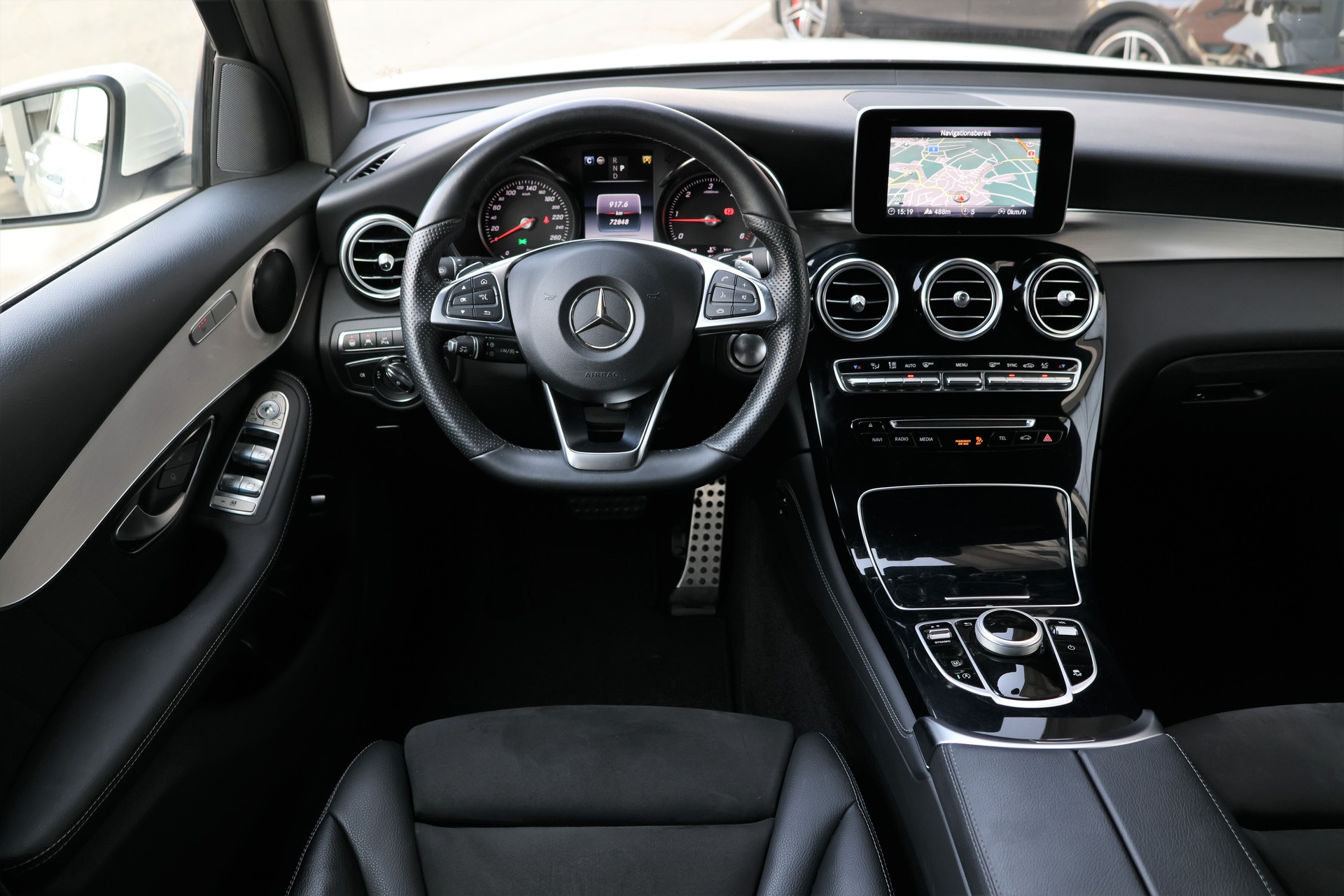 MERCEDES-BENZ GLC 250 d AMG Line 4Matic 9G-Tronic (CH)-image-13