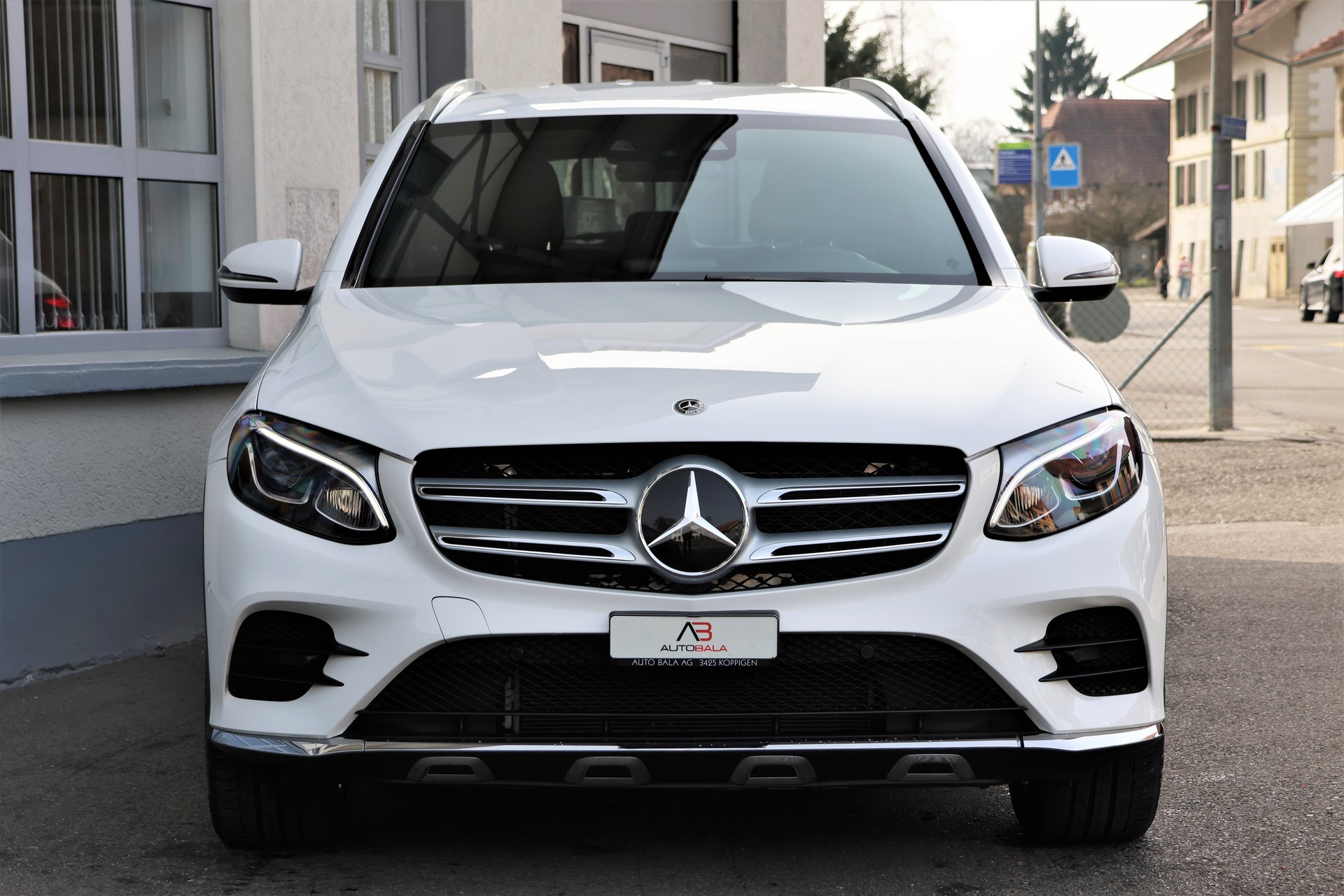 MERCEDES-BENZ GLC 250 d AMG Line 4Matic 9G-Tronic (CH)-image-1