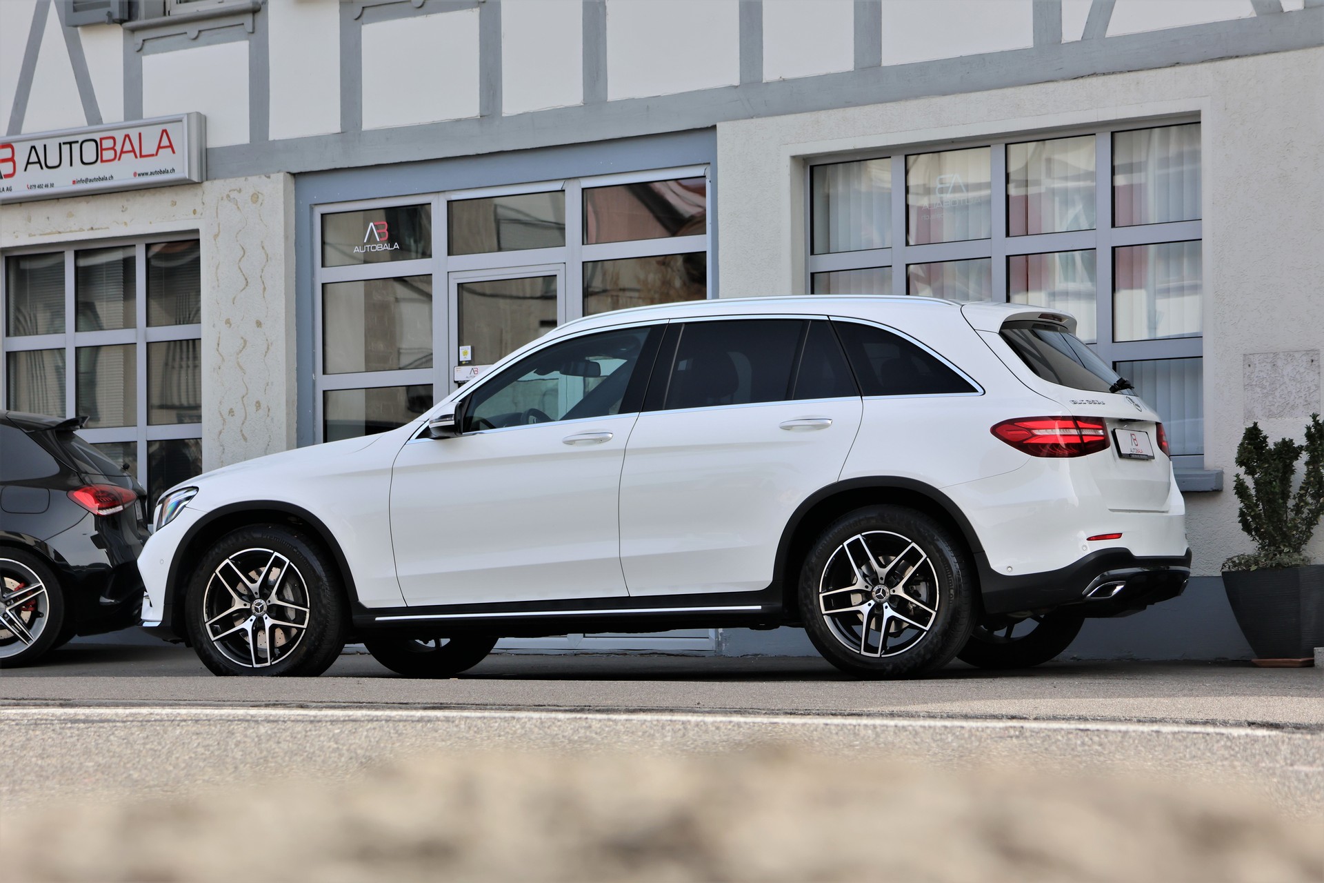 MERCEDES-BENZ GLC 250 d AMG Line 4Matic 9G-Tronic (CH)-image-3