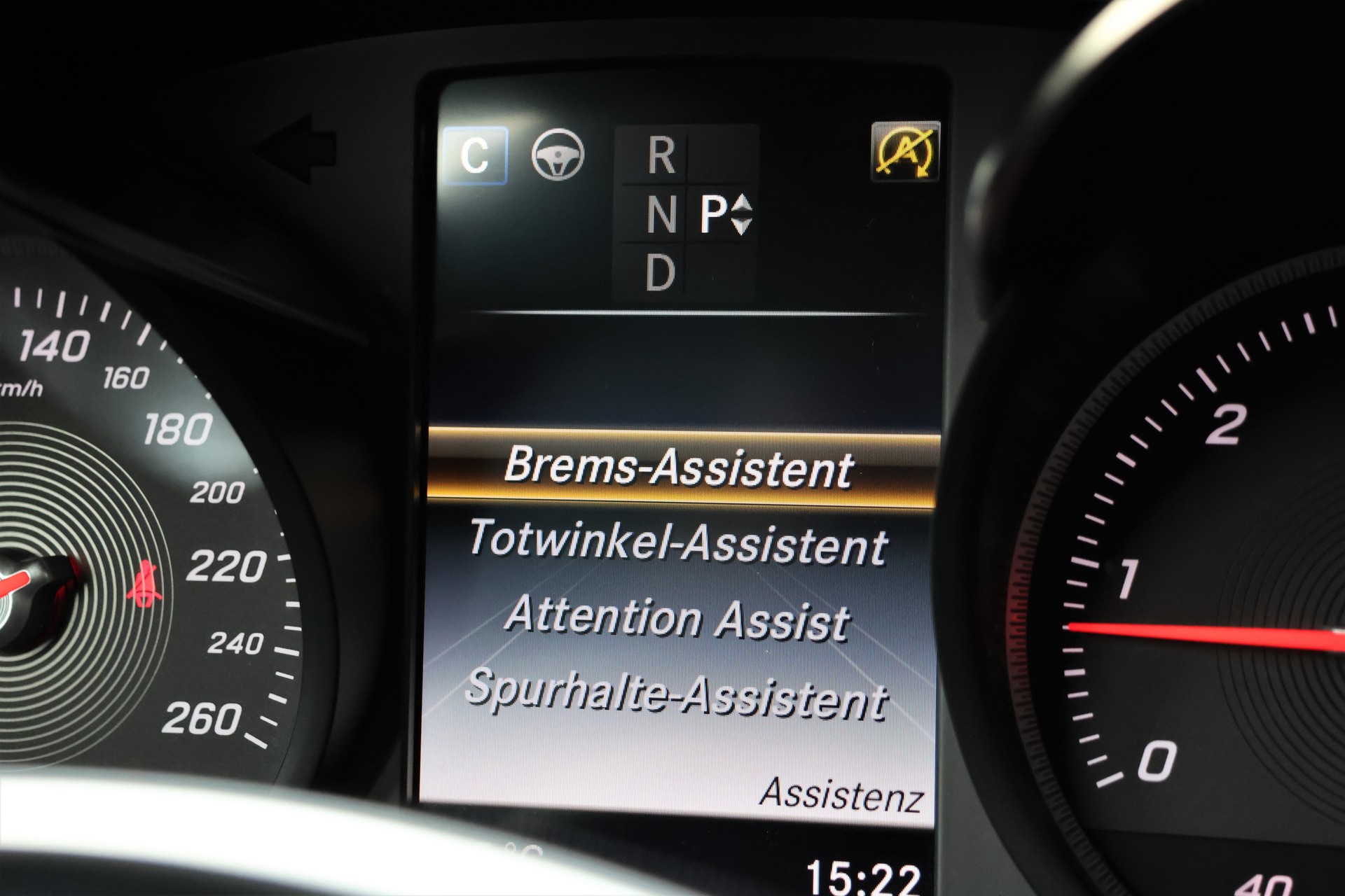 MERCEDES-BENZ GLC 250 d AMG Line 4Matic 9G-Tronic (CH)-image-22