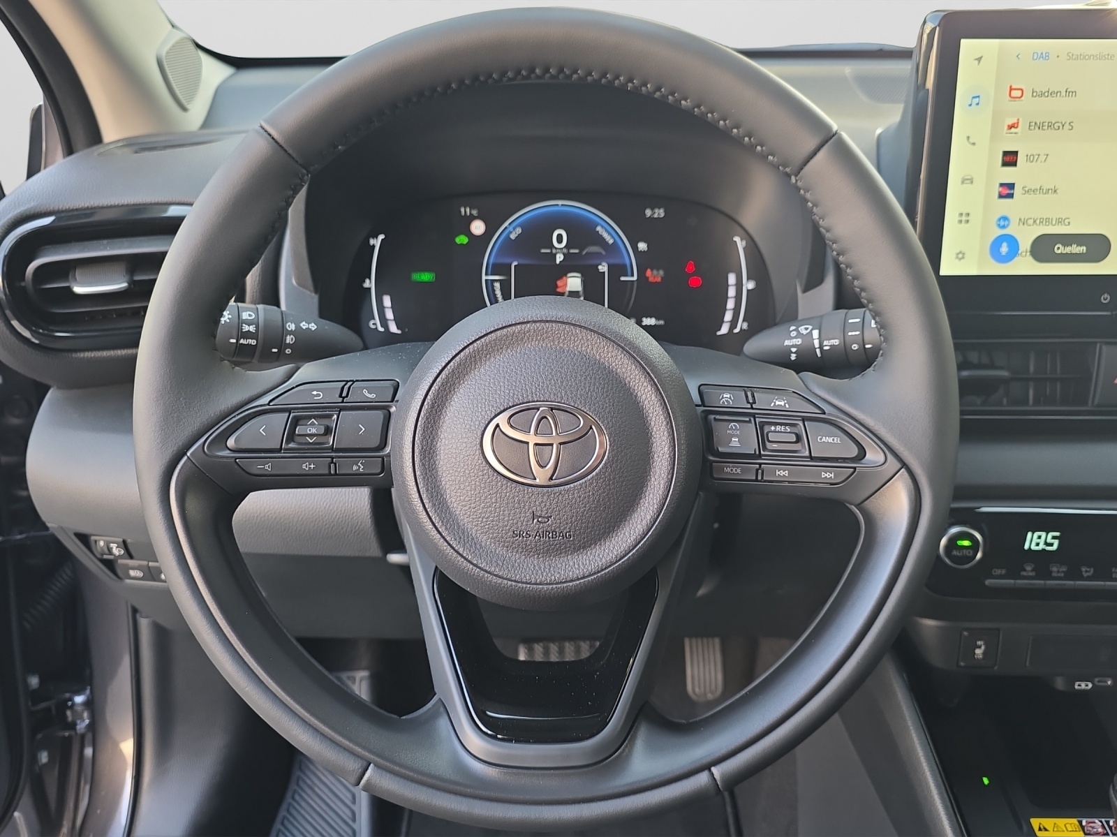 TOYOTA Yaris 1.5 VVT-i HSD Trend-image-9