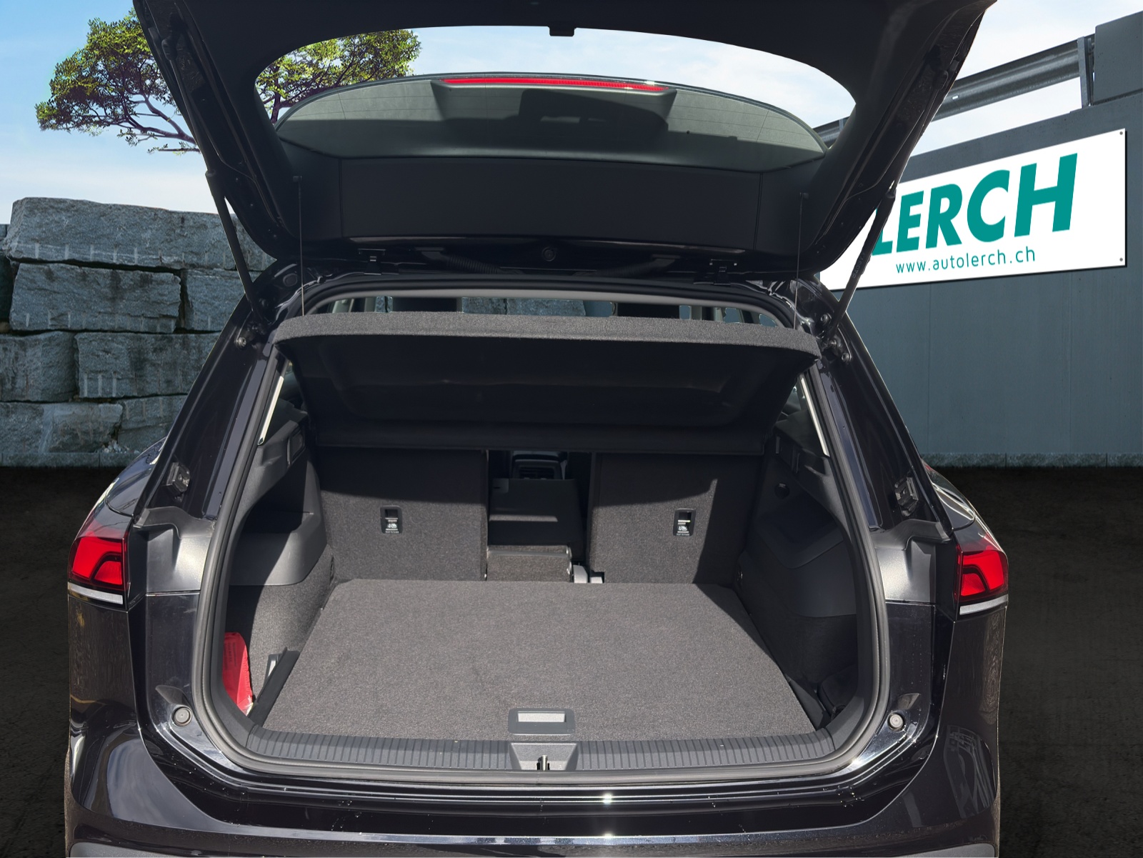VW Tiguan 2.0 TDI SCR Elegance 4Motion DSG-image-5