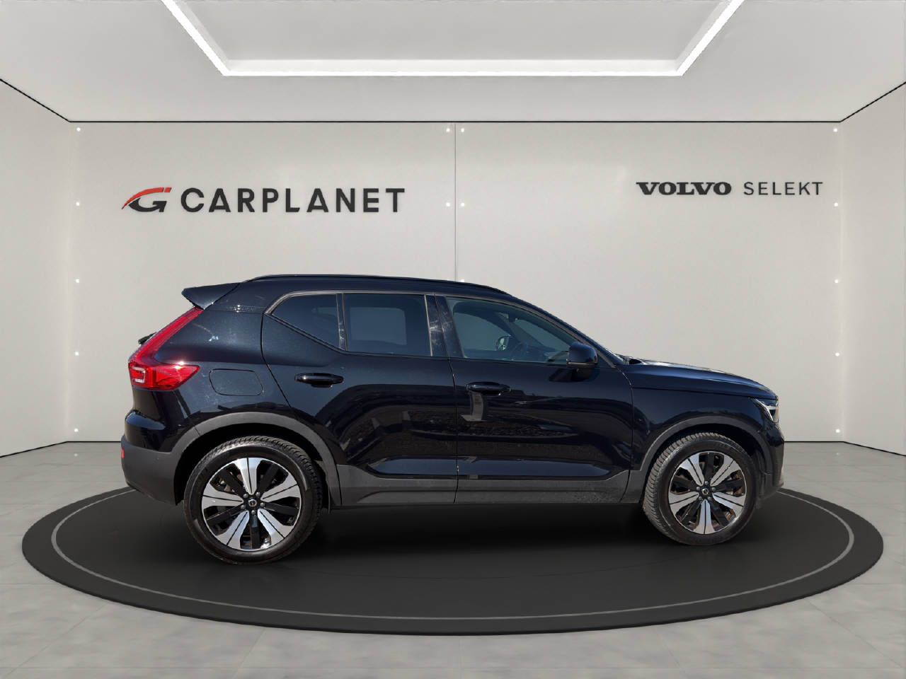VOLVO XC40 1.5 T4 PiH Plus Dark .-image-2