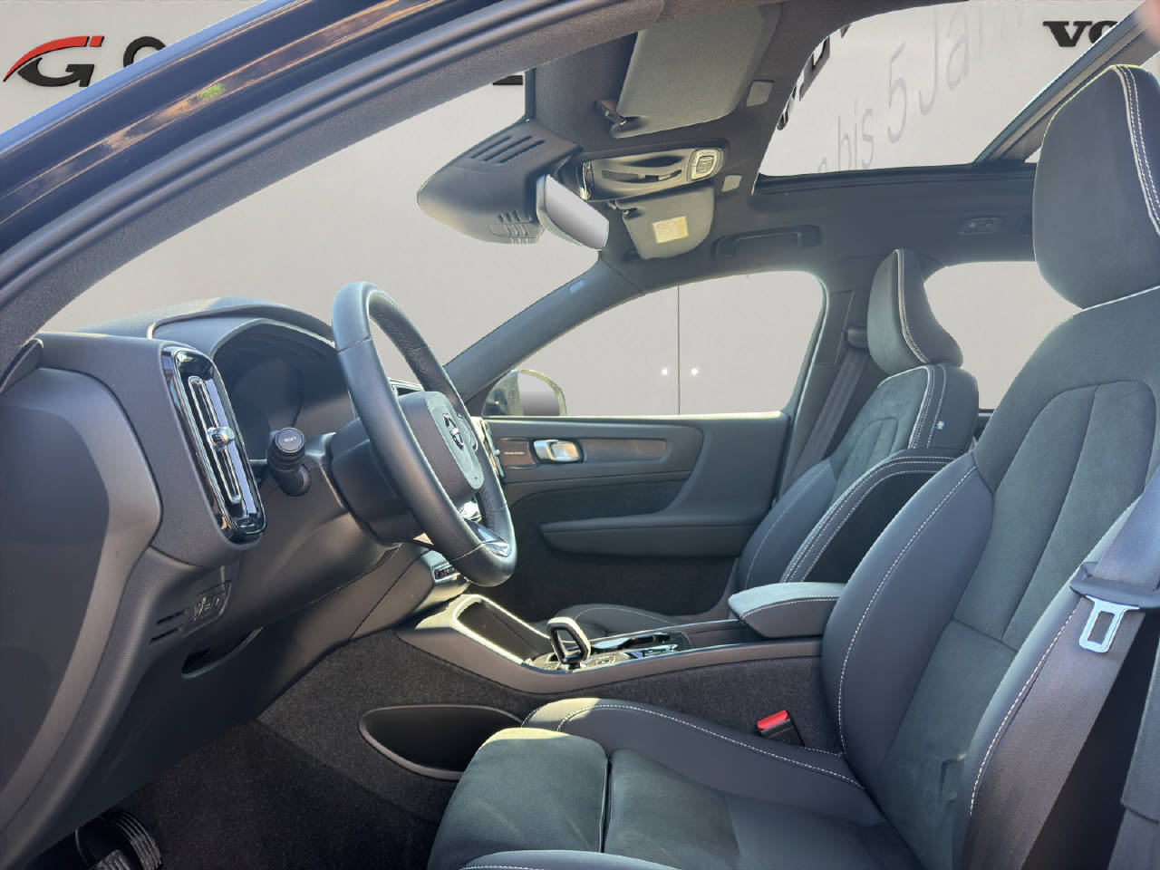 VOLVO XC40 1.5 T4 PiH Plus Dark .-image-9