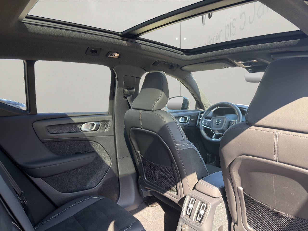 VOLVO XC40 1.5 T4 PiH Plus Dark .-image-13