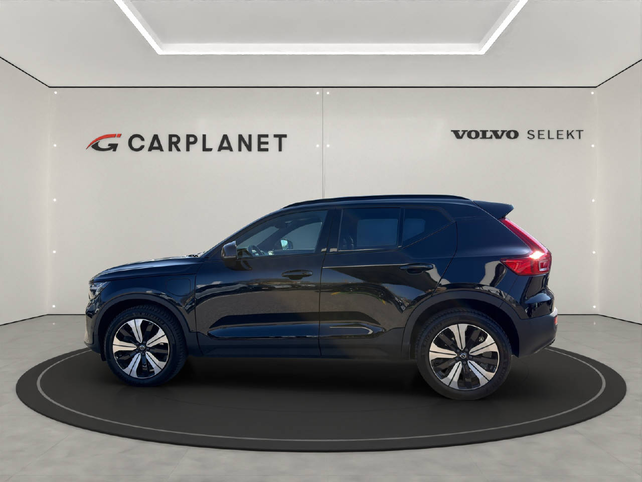 VOLVO XC40 1.5 T4 PiH Plus Dark .-image-1