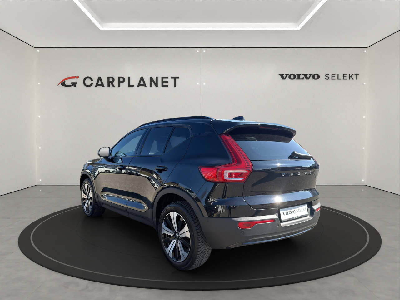 VOLVO XC40 1.5 T4 PiH Plus Dark .-image-3