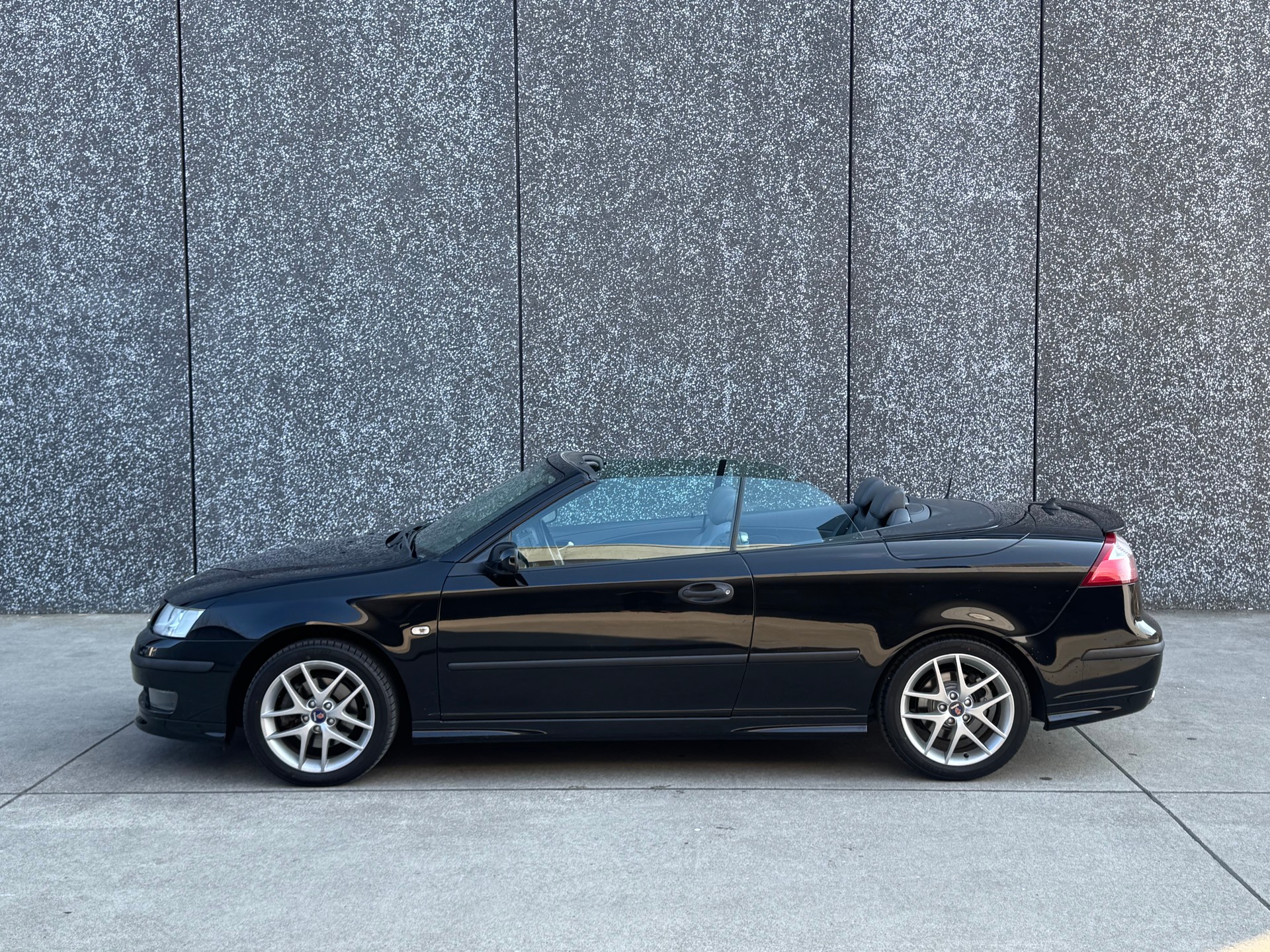 SAAB 9-3 2.0T Aero-showroom-element-3
