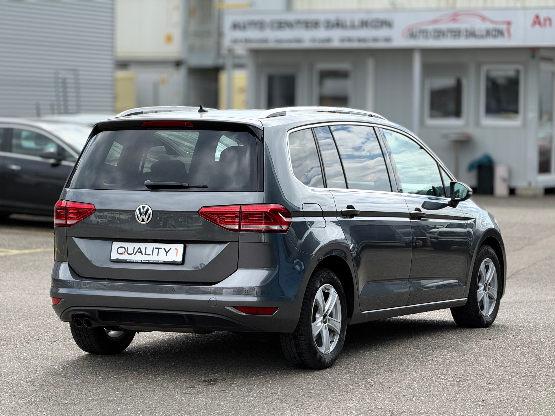 VW Touran 2.0 TDI BlueMotion Technology Highline DSG-image-14