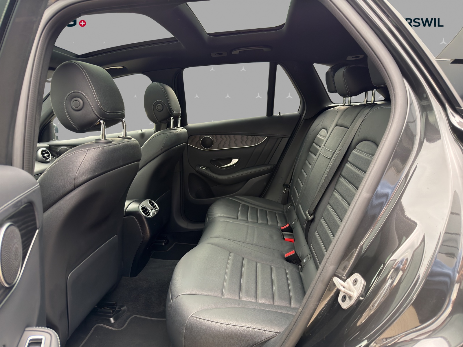 MERCEDES-BENZ GLC 220 d AMG Line 4Matic 9G-Tronic-image-11