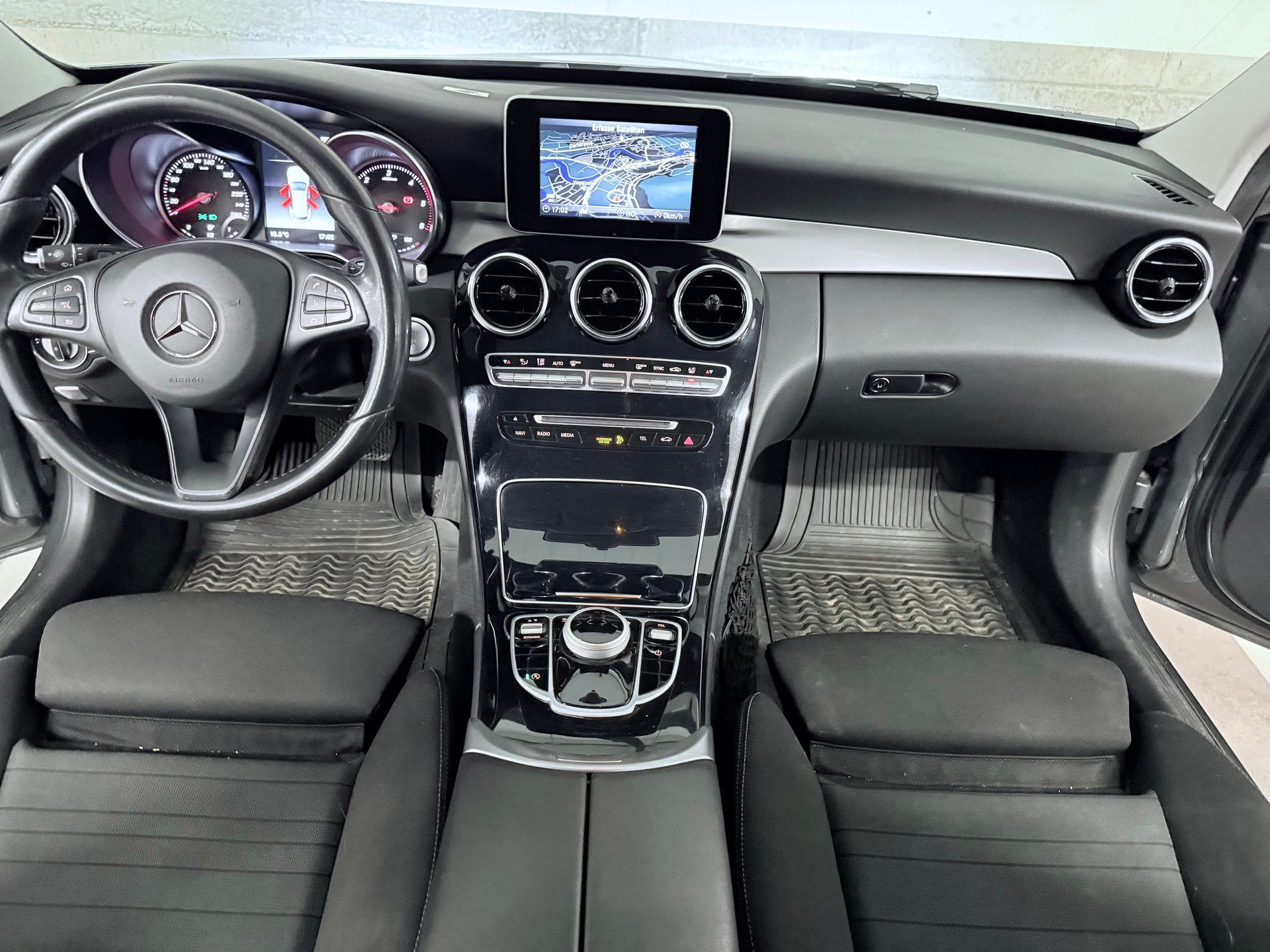 MERCEDES-BENZ C 250 d Swiss Star AMG Line 4Matic 9G-Tronic-image-10