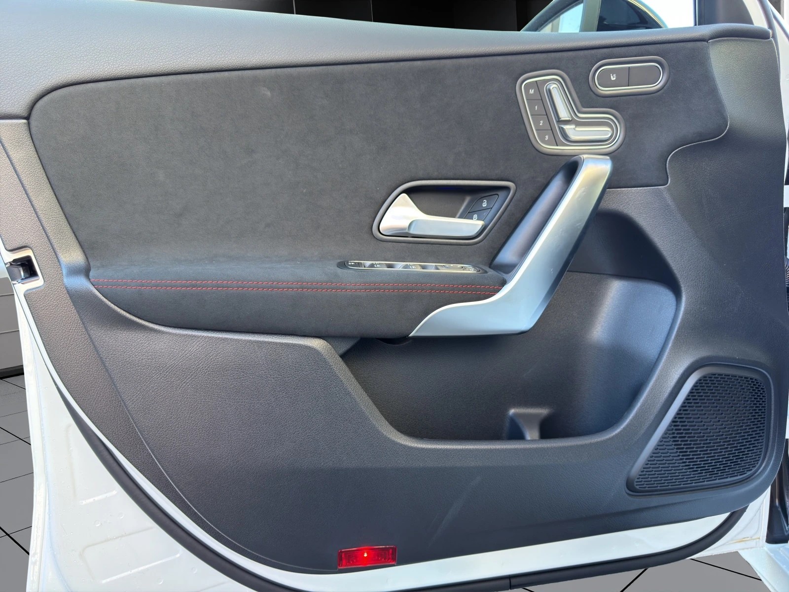 MERCEDES-BENZ A 200 Night Star 7G-DCT-image-14